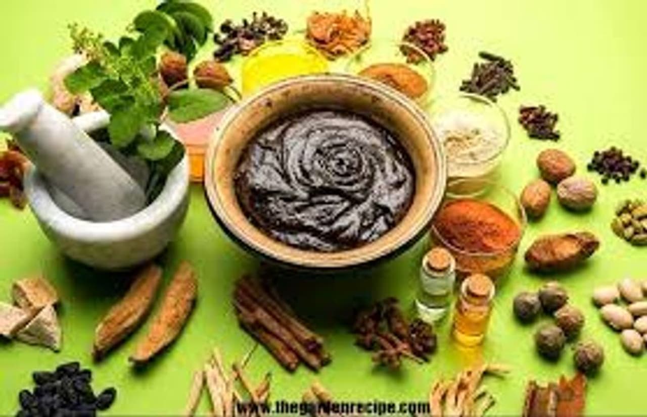 <p>ಪ್ರತಿದಿನ ನಾಲಿಗೆಯನ್ನು ಸ್ವಚ್ಛಗೊಳಿಸುವುದು, ಕಣ್ಣುಗಳನ್ನು ರೋಸ್ ವಾಟರ್ನಿಂದ ತೊಳೆದುಕೊಳ್ಳುವುದು ಮತ್ತು ಪ್ರತಿದಿನ ಬೆಳಗ್ಗೆ ನಿಂಬೆ&nbsp;ನೀರು ಸೇವಿಸುವುದು, ಉಗುರು ಬೆಚ್ಚಗಿನ ನೀರು ಕುಡಿಯುವುದು ಆಯುರ್ವೇದದ ಉತ್ಪನ್ನಗಳನ್ನು ಬಳಸುವುದು&nbsp;ಎಲ್ಲವೂ ಉತ್ತಮ ಆರೋಗ್ಯವನ್ನು ನೀಡುತ್ತದೆ. ಜೀವನಶೈಲಿಯನ್ನು ಸುಧಾರಿಸಬೇಕೆಂದರೆ ಆಯುರ್ವೇದದ ಈ 8 ಅಂಶಗಳನ್ನು ಇಂದಿನಿಂದ ಪಾಲಿಸಿ</p>