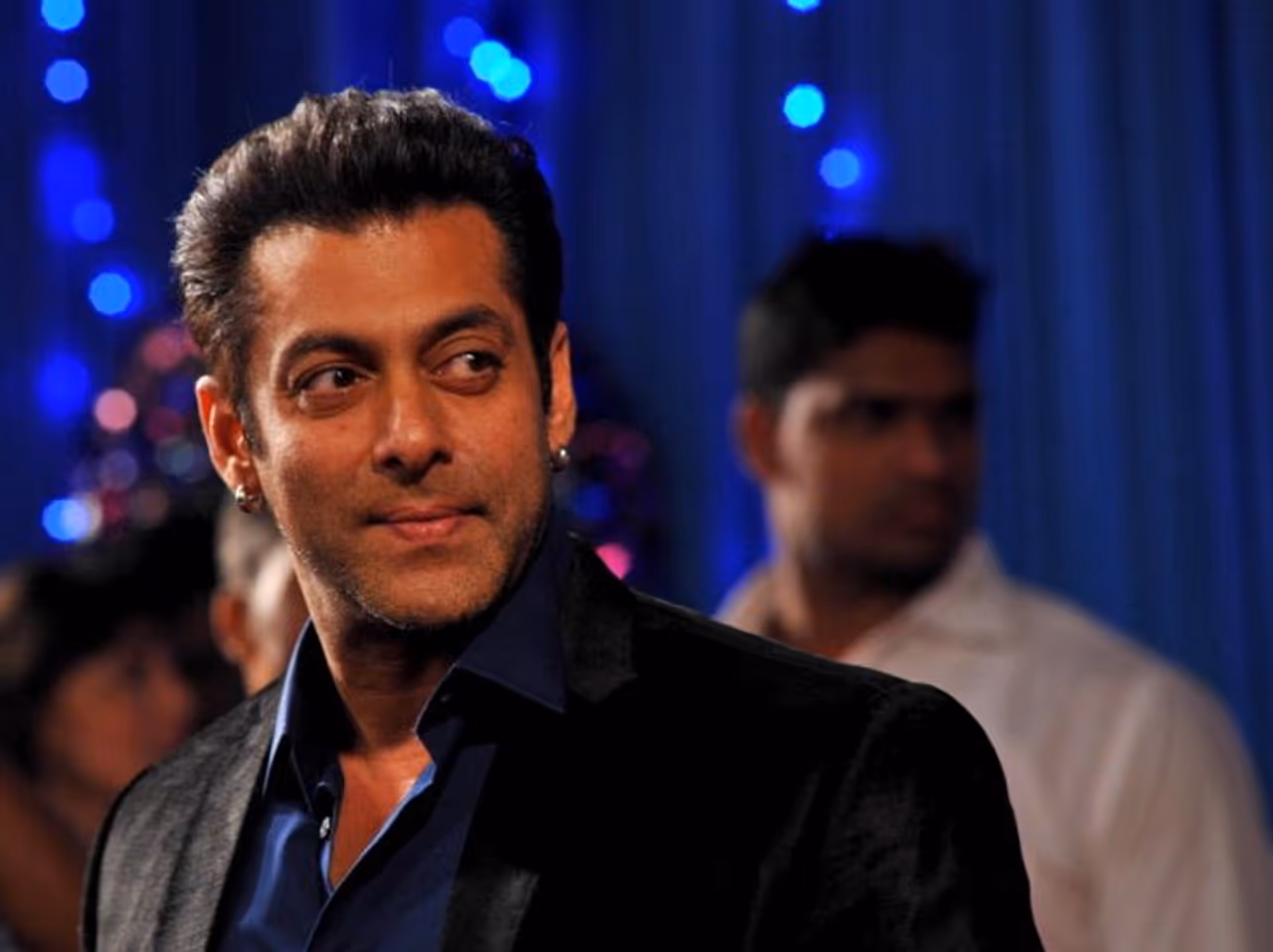 ಸಲ್ಮಾನ್ ಖಾನ್ ಟ್ವಿಟ್ಟರ್ ಖಾತೆಗೆ ಭರ್ತಿ ಒಂದು ದಶಕ. ಸಲ್ಮಾನ್ ಖಾನ್ ಟ್ವಿಟ್ಟರ್ ಖಾತೆಗೆ ಭರ್ತಿ ಒಂದು ದಶಕ.