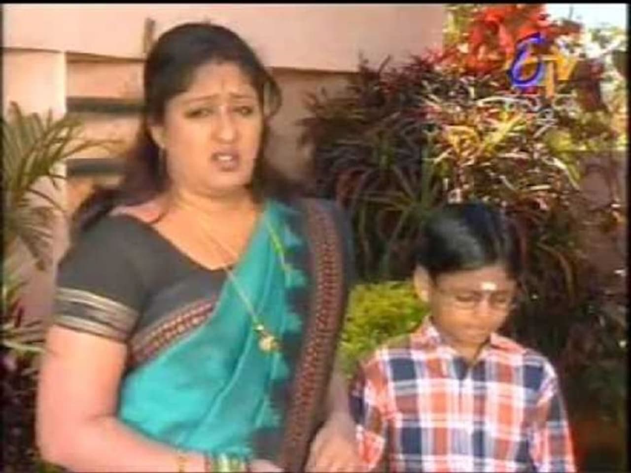 <p>ಕಲರ್ಸ್ ಕನ್ನಡದಲ್ಲಿ ಸಿಲ್ಲಿ ಲಲ್ಲಿ ಮರು ಪ್ರಸಾರವಾಗುತ್ತಿದ್ದು, ವೀಕ್ಷಕರು ಫುಲ್ ಖುಷಿಯಾಗಿದ್ದಾರೆ. ಈ ಧಾರಾವಾಹಿಯಲ್ಲಿ ಬರುವ ಕೆಲವು ಪಾತ್ರಗಳ ಪರಿಚಯವಿಲ್ಲಿದೆ. </p> <p>ಕಲರ್ಸ್ ಕನ್ನಡದಲ್ಲಿ ಸಿಲ್ಲಿ ಲಲ್ಲಿ ಮರು ಪ್ರಸಾರವಾಗುತ್ತಿದ್ದು, ವೀಕ್ಷಕರು ಫುಲ್ ಖುಷಿಯಾಗಿದ್ದಾರೆ. ಈ ಧಾರಾವಾಹಿಯಲ್ಲಿ ಬರುವ ಕೆಲವು ಪಾತ್ರಗಳ ಪರಿಚಯವಿಲ್ಲಿದೆ. </p>