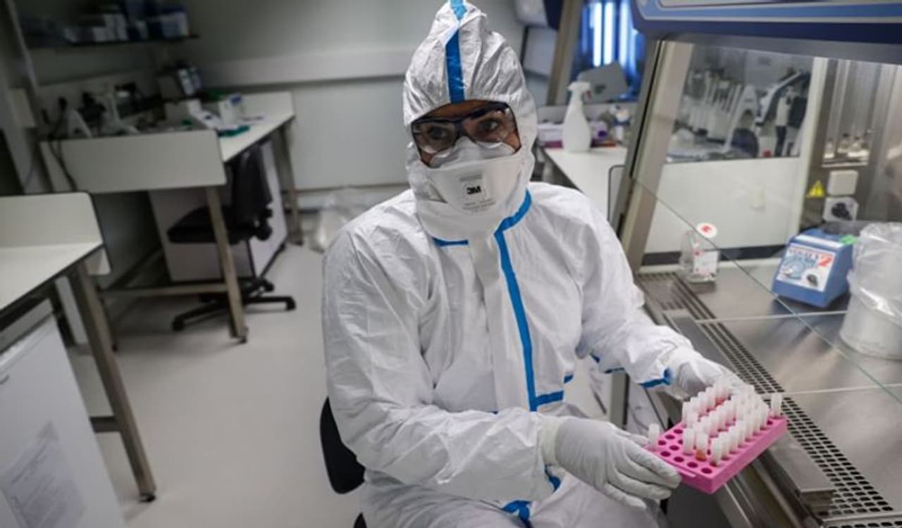 <p>ಆಸ್ಟ್ರೇಲಿಯಾದಲ್ಲಿ ಸುಮಾರು 6,600 ಮಂದಿಗೆ ಕೊರೋನಾ ಸೋಂಕು ತಗುಲಿತ್ತು. ಜೊತೆಗೆ 71 ಜನರನ್ನು ಬಲಿ ತೆಗೆದುಕೊಂಡಿತ್ತು. ಆದರೀಗ ಸುಮಾರು 4,600 ಮಂದಿ ಗುಣಮುಖರಾಗಿದ್ದು, ಆಸ್ಪತ್ರೆಯಿಂದ ಡಿಸ್ಚಾರ್ಜ್ ಆಗಿದ್ದಾರೆ.&nbsp;</p>