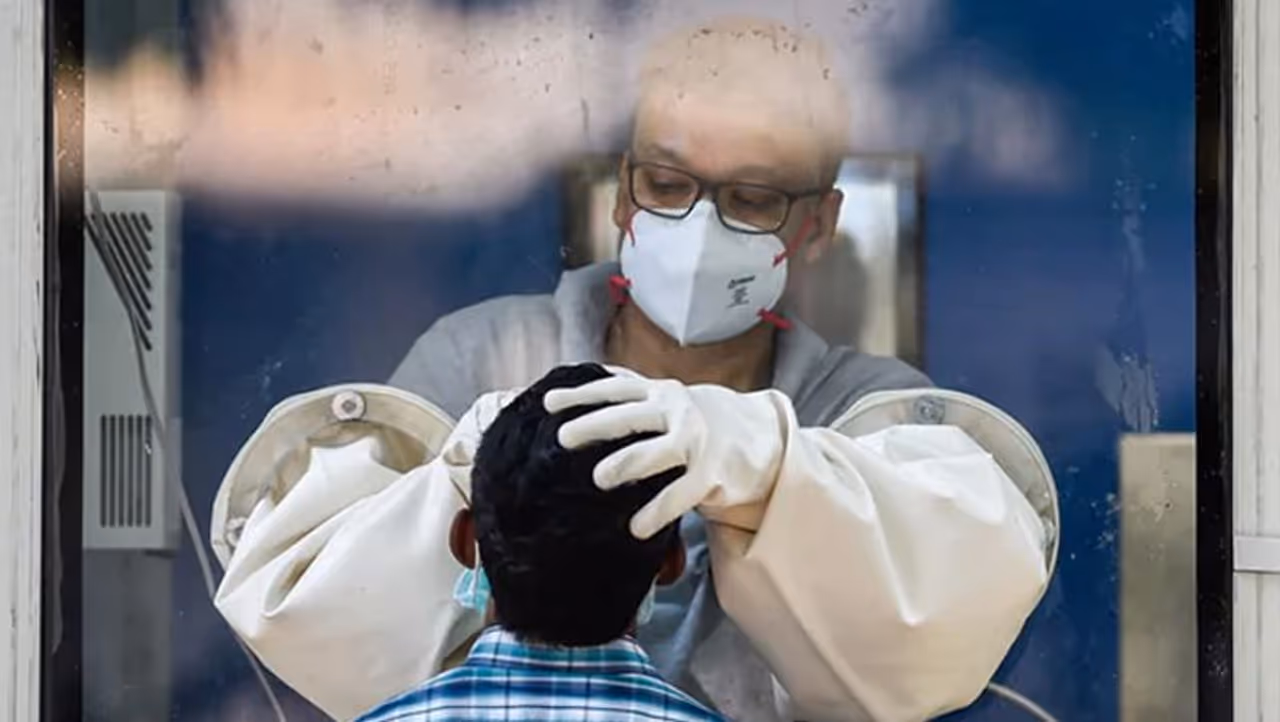 <p style="text align: justify;">Vital health parameters of the two volunteers, who have been administered the Oxford COVID 19 vaccine candidate at a medical college in Pune as part of the phase II clinical trial, are normal, a senior official from the medical facility said on Thursday (August 27).</p>