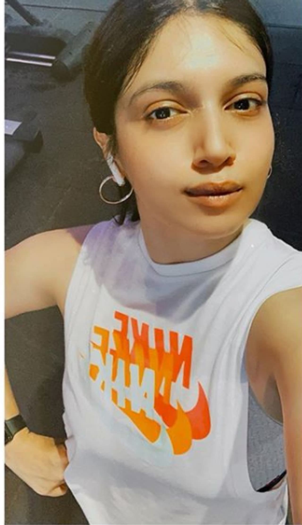 <p>ಪಡ್ನೆಕರ್ ಟಾಪ್ ಲೆಸ್ ಮೈಮಾಟ ಸಾಮಾಜಿಕ ಜಾಲತಾಣಗಳಲ್ಲಿ ವೈರಲ್ ಆಗಿತ್ತು.</p> <p>ಪಡ್ನೆಕರ್ ಟಾಪ್ ಲೆಸ್ ಮೈಮಾಟ ಸಾಮಾಜಿಕ ಜಾಲತಾಣಗಳಲ್ಲಿ ವೈರಲ್ ಆಗಿತ್ತು.</p>