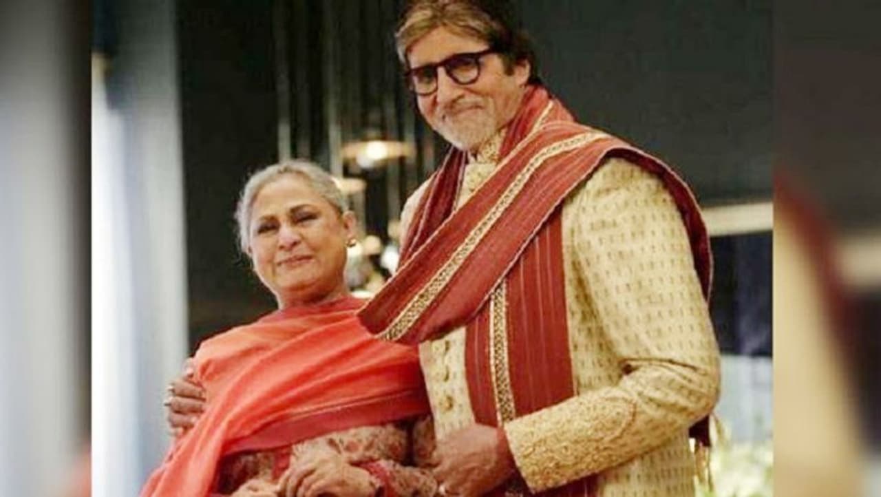 <p>ಬಾಲಿವುಡ್ನ ಬಾದಾಶಾ ಅಮಿತಾಬ್ ಹೆಂಡತಿ ಜಯಾಳ ಸಿಟ್ಟಿಗೆ ಗುರಿಯಾಗದೆ ಇರುವರು ಕಡಿಮೆಯೇ ಎನ್ನಬಹುದು.</p> <p>ಬಾಲಿವುಡ್ನ ಬಾದಾಶಾ ಅಮಿತಾಬ್ ಹೆಂಡತಿ ಜಯಾಳ ಸಿಟ್ಟಿಗೆ ಗುರಿಯಾಗದೆ ಇರುವರು ಕಡಿಮೆಯೇ ಎನ್ನಬಹುದು.</p>