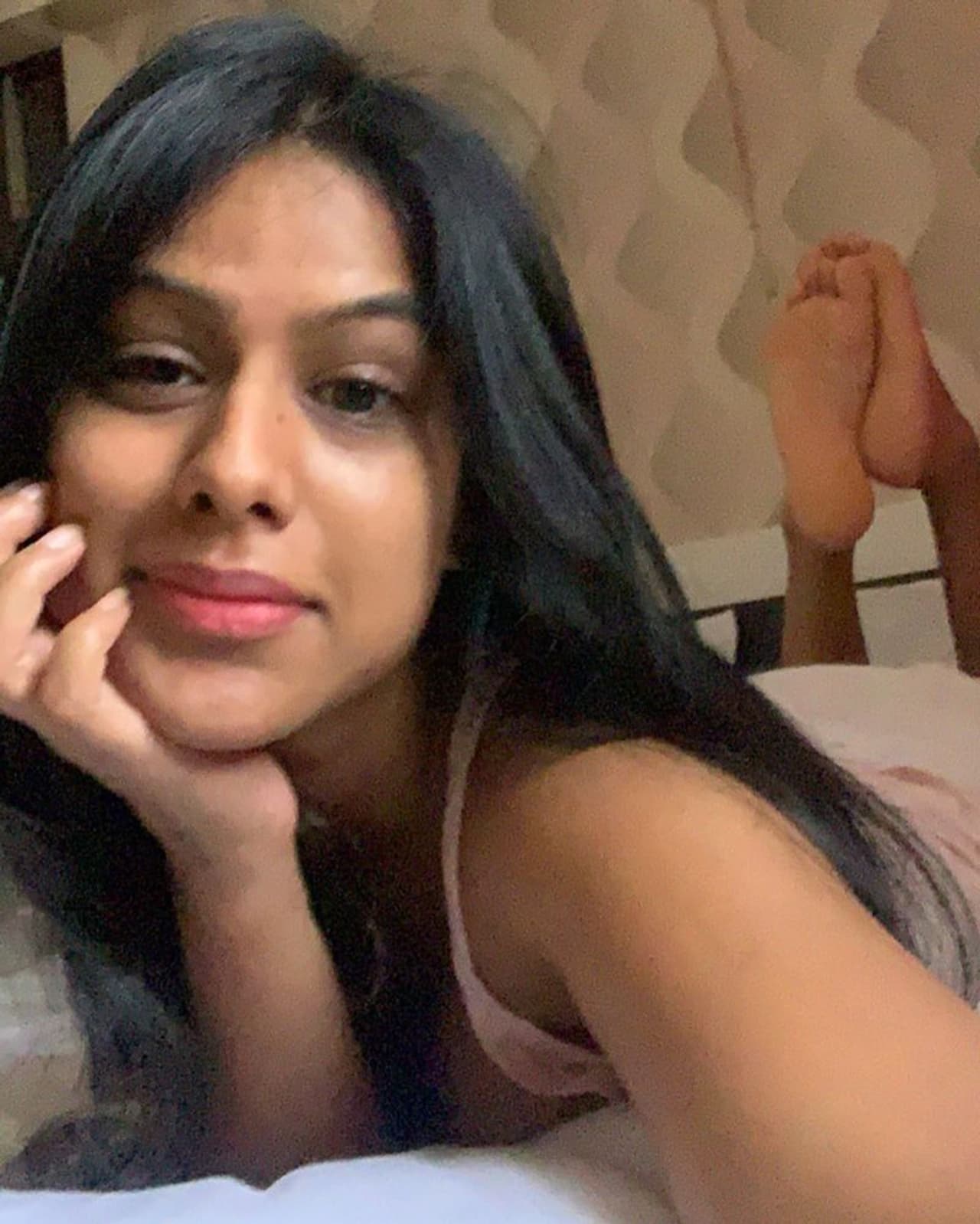 <p>(Courtesty:Instagram) 29ఏళ్ల హాట్ బ్యూటీ నియా శర్మ బుల్లితెర హీరోయిన్ గా దూసుకుపోతోంది. </p> <p>(Courtesty:Instagram) 29ఏళ్ల హాట్ బ్యూటీ నియా శర్మ బుల్లితెర హీరోయిన్ గా దూసుకుపోతోంది. </p>