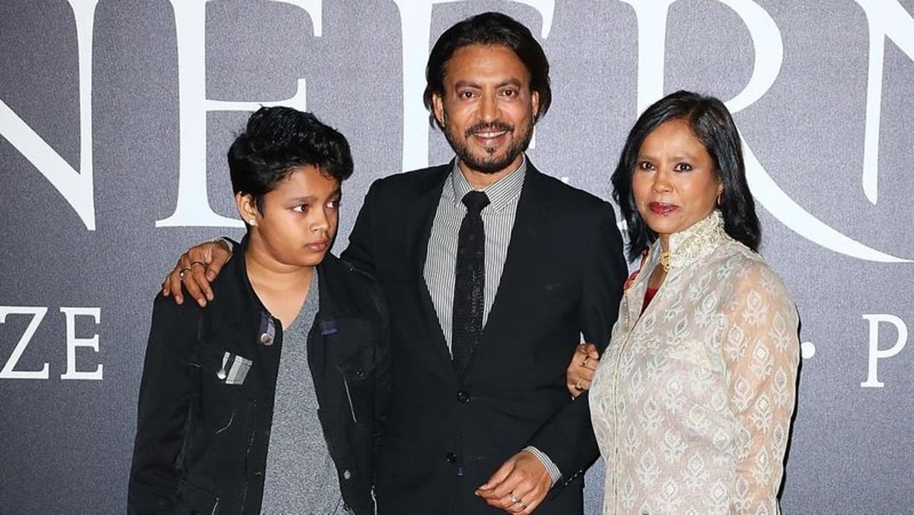 <p>తన అద్భుతమైన నటనతో ఇర్ఫాన్ ఖాన్ బాలీవుడ్ లో మాత్రమే కాదు.. ప్రపంచ వ్యాప్తంగా గుర్తింపు తెచ్చుకున్నాడు. అవార్డులు గెలుచుకున్న ఎన్నో చిత్రాల్లో నటించాడు. పలు హాలీవుడ్ చిత్రాల్లో సైతం ఇర్ఫాన్ ఖాన్ నటించాడు. </p> <p>తన అద్భుతమైన నటనతో ఇర్ఫాన్ ఖాన్ బాలీవుడ్ లో మాత్రమే కాదు.. ప్రపంచ వ్యాప్తంగా గుర్తింపు తెచ్చుకున్నాడు. అవార్డులు గెలుచుకున్న ఎన్నో చిత్రాల్లో నటించాడు. పలు హాలీవుడ్ చిత్రాల్లో సైతం ఇర్ఫాన్ ఖాన్ నటించాడు. </p>