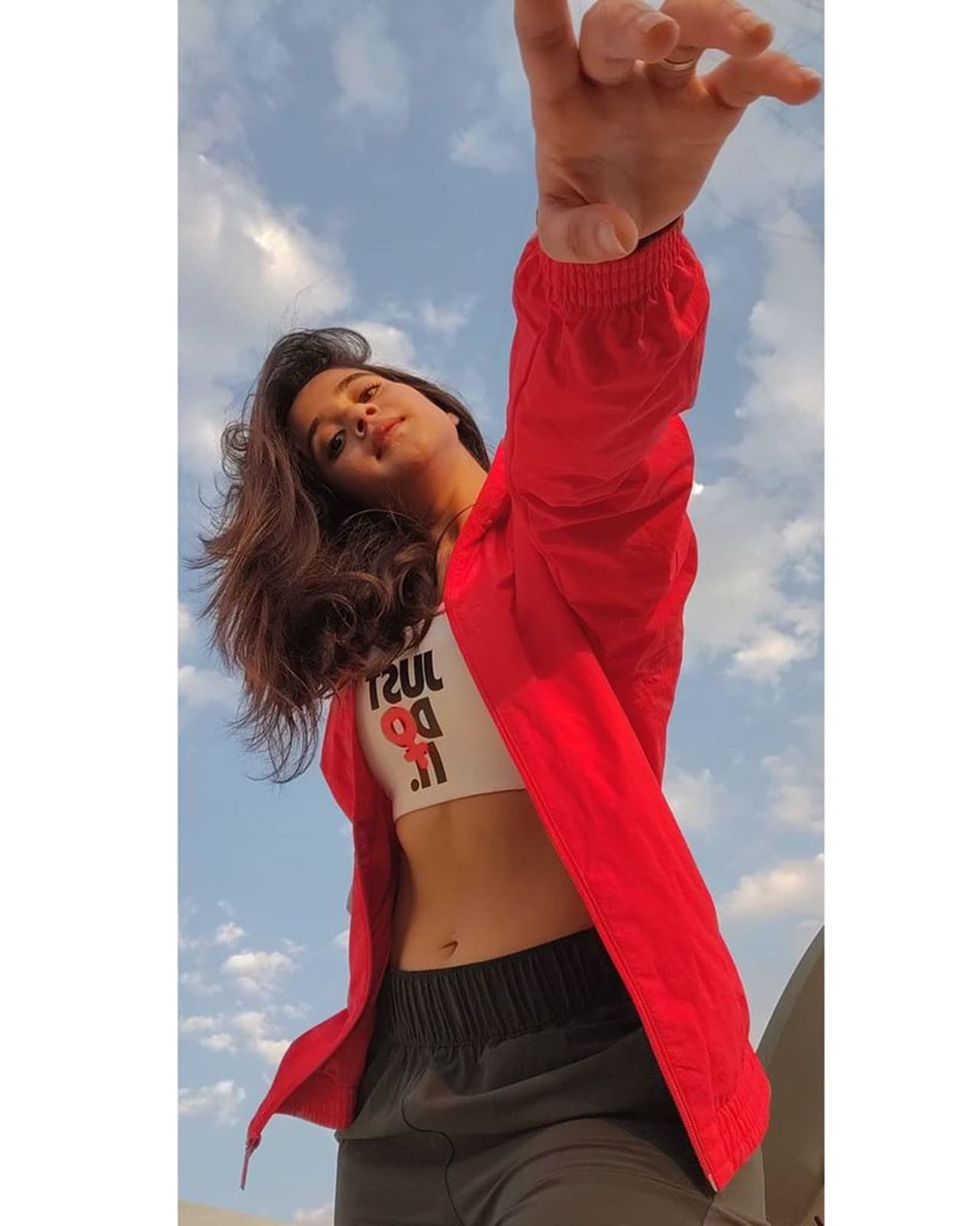 <p>(Courtesy:Instagram)బిగ్ బాస్ 2 లో దీప్తి సునైనా హీరో తనీష్ తో నడిపిన రొమాంటిక్ ట్రాక్ అప్పట్లో హైలైట్. </p> <p>(Courtesy:Instagram)బిగ్ బాస్ 2 లో దీప్తి సునైనా హీరో తనీష్ తో నడిపిన రొమాంటిక్ ట్రాక్ అప్పట్లో హైలైట్. </p>