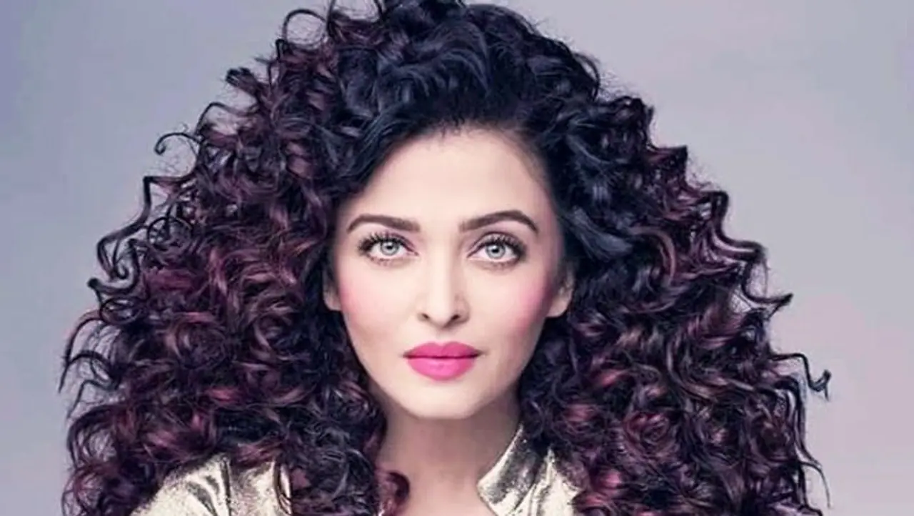 <p>In a report published in Mumbai Mirror, it is said that mother of eight year old Aishwarya Rai has secretly ordered a box full of Ayurveda slimming and toning oil products from Kerala and has been using the oil since her delivery. </p> <p>In a report published in Mumbai Mirror, it is said that mother of eight year old Aishwarya Rai has secretly ordered a box full of Ayurveda slimming and toning oil products from Kerala and has been using the oil since her delivery. </p>