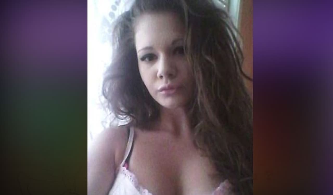 <p>ಬಲ್ಗೇರಿಯಾದಲ್ಲಿ ಜನಿಸಿದ ಆಂಡ್ರಿಯಾಗೆ ಬಾಲ್ಯದಿಂದಲೂ ದಪ್ಪಗಿನ ತುಟಿ ಇರಬೇಕೆಂಬ ಹುಚ್ಚು. ಇದಕ್ಕಾಗಿ ಆಕೆ ಅನೇಕ ಕ್ಲಿನಿಕ್‌ಗಳಿಗೆ ಭೇಟಿ ನೀಡಿದ್ದಾಳೆ.</p>