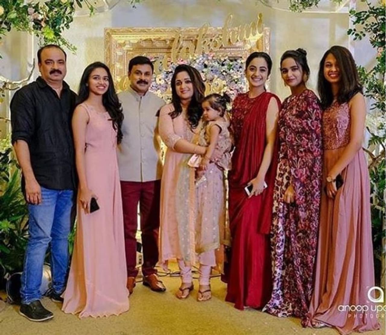 <p>Kavya Madhavan Dileep Cute Family photos</p> <p>Kavya Madhavan Dileep Cute Family photos</p>