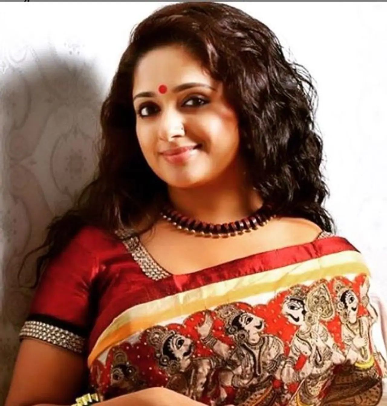 <p>Mollywood actress Kavya Madhavan said it was the words of a Malayalam movie actor that helped her overcome the saddest phase in her life.</p> <p>Mollywood actress Kavya Madhavan said it was the words of a Malayalam movie actor that helped her overcome the saddest phase in her life.</p>