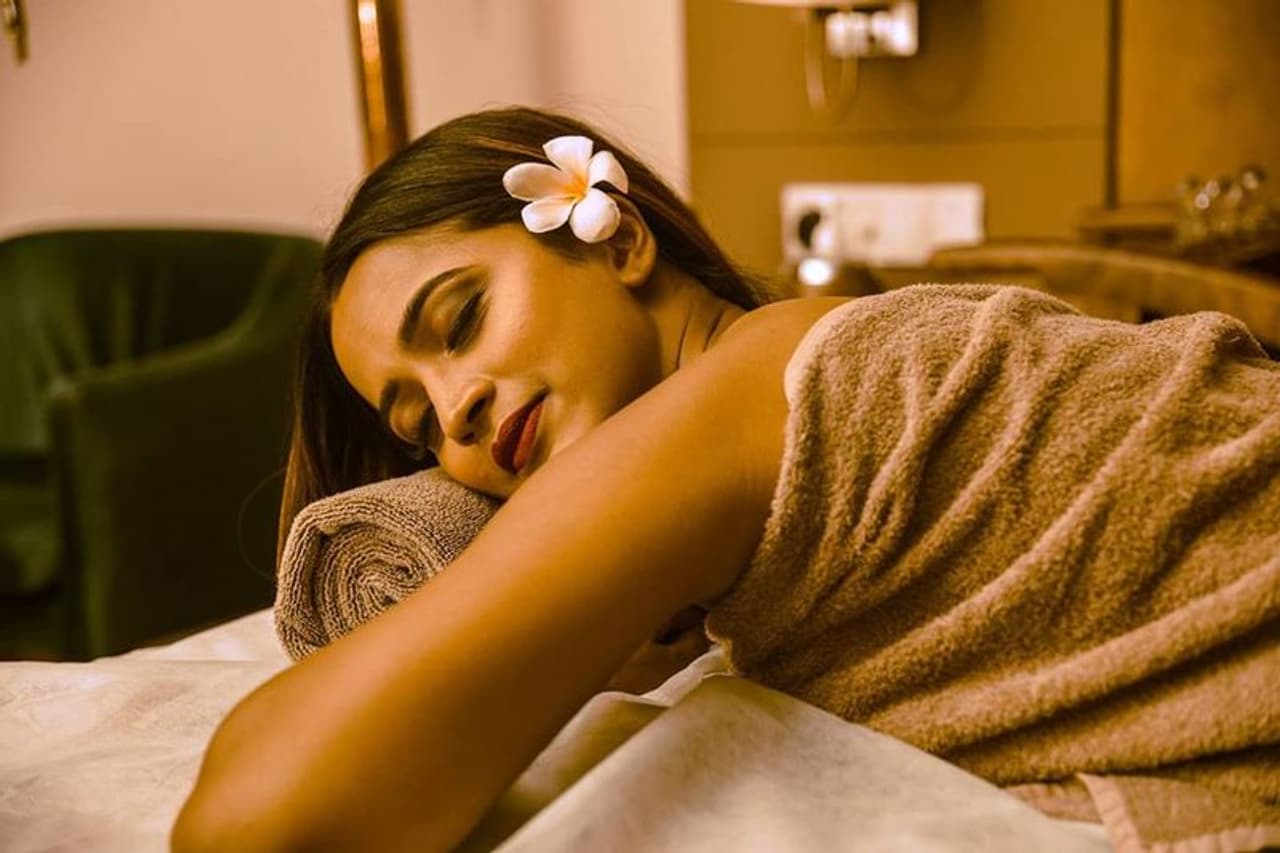 <p>Shruthi </p> <p>Shruthi </p>