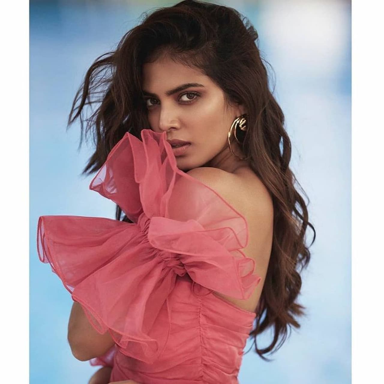 <p>(Courtesy: Instagram) మాళవిక మోహన్ 'పెట్టం పోలె' అనే మలయాళీ చిత్రంతో 2013లో హీరోయిన్ గా ఎంట్రీ ఇచ్చింది. </p> <p>(Courtesy: Instagram) మాళవిక మోహన్ 'పెట్టం పోలె' అనే మలయాళీ చిత్రంతో 2013లో హీరోయిన్ గా ఎంట్రీ ఇచ్చింది. </p>