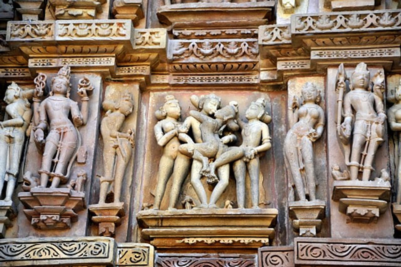 <p>ಭಾರತ, ಅರಬ್‌, ಆಫ್ರೀಕಾ ಹಾಗೂ ಗ್ರೀಸ್‌ನಲ್ಲಿ ಹೆಣ್ಣುಮಕ್ಕಳು fertility Godsಗೆ ಪೂಜೆ ಸಲ್ಲಿಸಿ ಪುರೋಹಿತರಿಗೆ ಶರಣಾಗುತ್ತಾರೆ.</p>