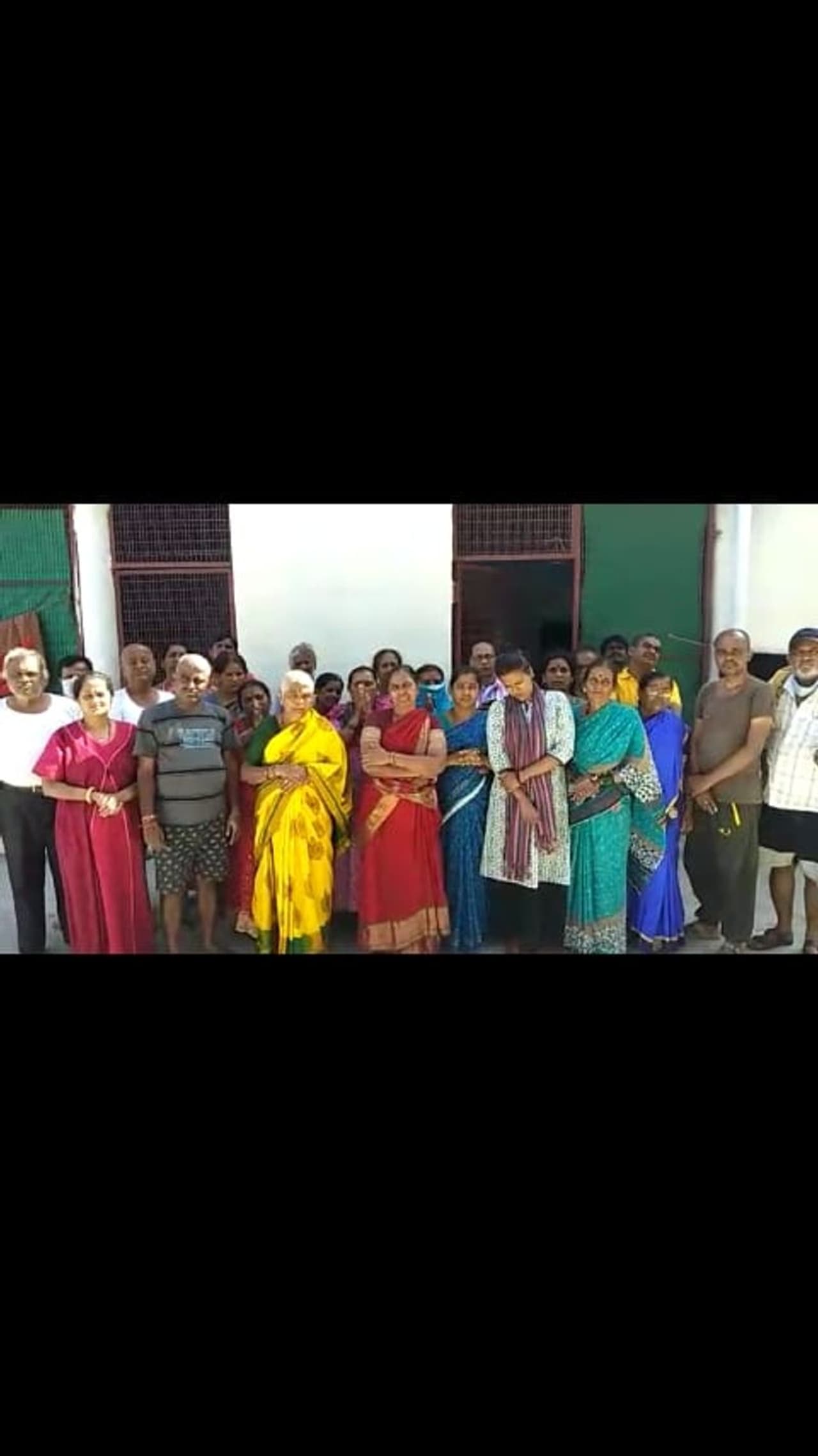 <p>ಲಾಕ್‌ಡೌನ್‌ನಿಂದ ಬೇರೆ ರಾಜ್ಯದಲ್ಲಿ ಸಿಲುಕಿದ್ದ ಕನ್ನಡಿಗರ ರಕ್ಷಣೆಗೆ ಧಾವಿಸಿದ ವಿಜಯೇಂದ್ರ</p>