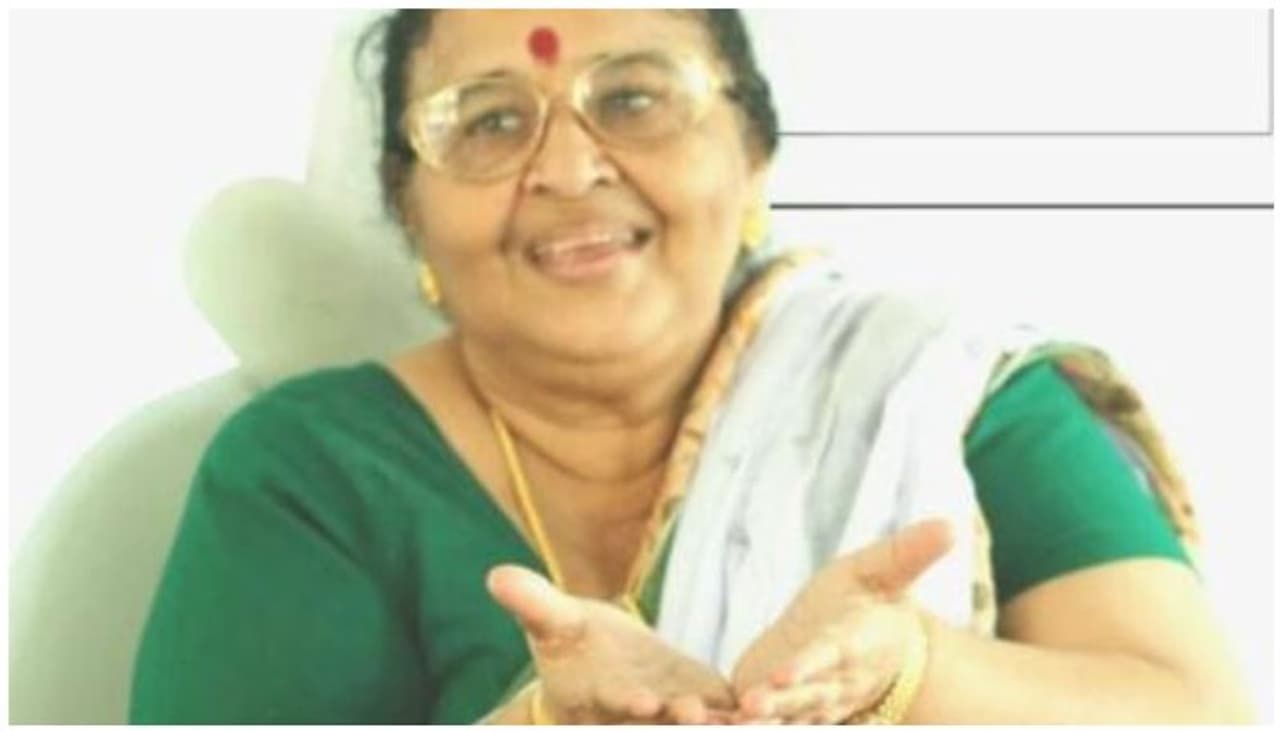 <p>കൈ നിറയേ വെണ്ണ തരാം, കവിളിലൊരുമ്മ തരാം എന്ന് എഴുതിയാണ് അമ്മയുടെ ഫോട്ടോ മോഹൻലാല് ഷെയര് ചെയ്തിരിക്കുന്നത്.</p> <p>കൈ നിറയേ വെണ്ണ തരാം, കവിളിലൊരുമ്മ തരാം എന്ന് എഴുതിയാണ് അമ്മയുടെ ഫോട്ടോ മോഹൻലാല് ഷെയര് ചെയ്തിരിക്കുന്നത്.</p>