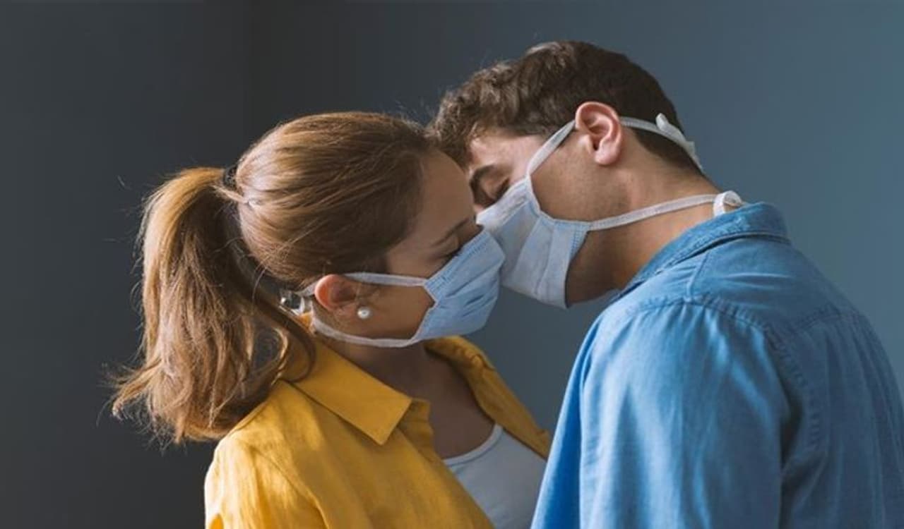 <p>ಕೊರೋನಾ ವೈರಸ್ ನಿಂದ ಗುಣಮುಖವಾದ ವ್ಯಕ್ತಿ ಸೆಕ್ಸ್ ಮಾಡಲು ಎಷ್ಟು ದಿನ ಕಾಯಬೇಕು?</p> <p>ಕೊರೋನಾ ವೈರಸ್ ನಿಂದ ಗುಣಮುಖವಾದ ವ್ಯಕ್ತಿ ಸೆಕ್ಸ್ ಮಾಡಲು ಎಷ್ಟು ದಿನ ಕಾಯಬೇಕು?</p>