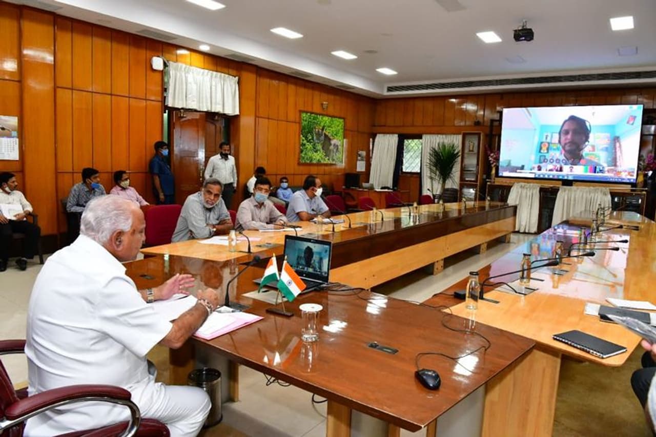 <p>ಗೃಹ ಕಚೇರಿ ಕೃಷ್ಣಾದಲ್ಲಿ ಬಿಎಸ್ ವೈ ವಿಡಿಯೋ ಸಂವಾದ</p> <p>ಗೃಹ ಕಚೇರಿ ಕೃಷ್ಣಾದಲ್ಲಿ ಬಿಎಸ್ ವೈ ವಿಡಿಯೋ ಸಂವಾದ</p>