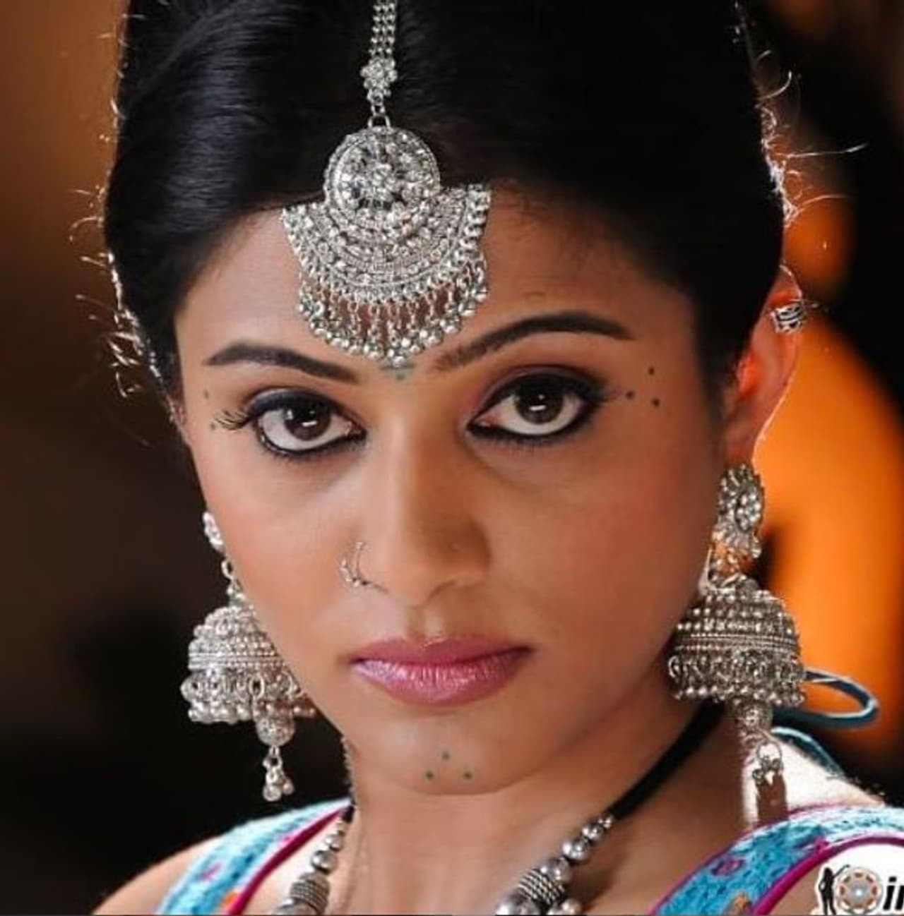 <p>ಪ್ರಿಯಾಮಣಿ ಬಹುಭಾಷಾ ನಟಿಯಾಗಿದ್ದು ಹಲವು ಭಾಷೆಯ ಸಿನಿಮಾಗಳಲ್ಲಿ ಅಭಿನಯಿಸಿ ಸೈ ಎನಿಸಿಕೊಂಡಿದ್ದಾರೆ .&nbsp;</p>