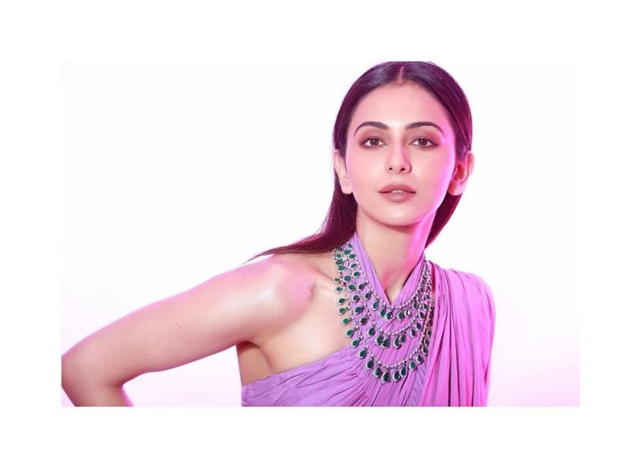 <p>Rahulpreethisingh </p> <p>Rahulpreethisingh </p>