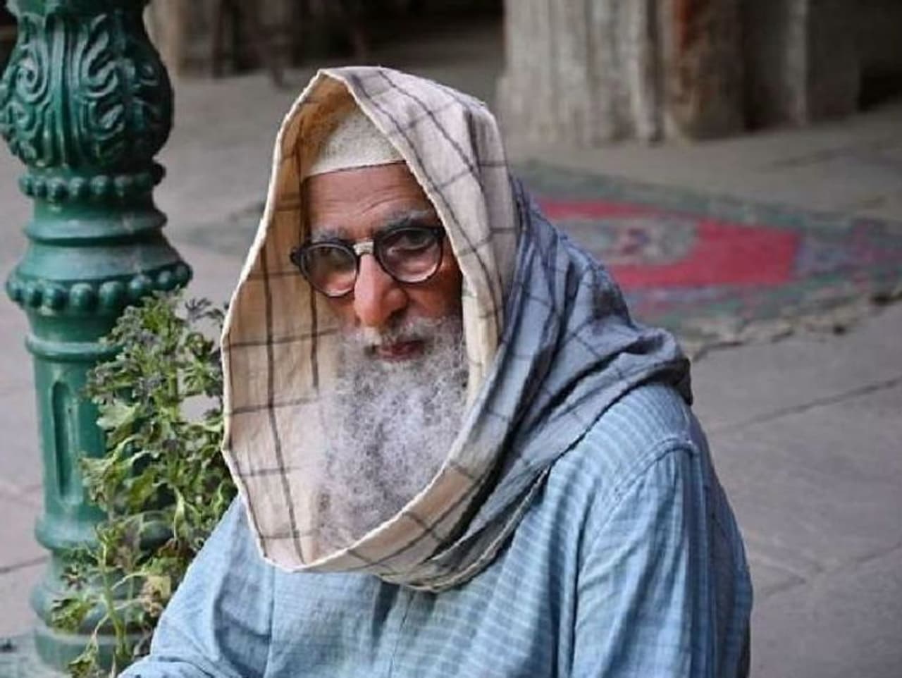 <p>ಬಚ್ಚನ್‌ ಹಾಗೂ ಖುರಾನ್‌ ನಟನೆಯ ‘ಗುಲಾಬೋ ಸಿತಾಬೋ’ ಸಿನಿಮಾವನ್ನು ಜೂ.12ರಂದು ವಿಶ್ವಾದ್ಯಂತ ನೇರವಾಗಿ ಅಮೆಜಾನ್‌ ಪ್ರೈಮ್‌ನಲ್ಲಿ ಬಿಡುಗಡೆ ಮಾಡಲಾಗುತ್ತದೆ.</p>