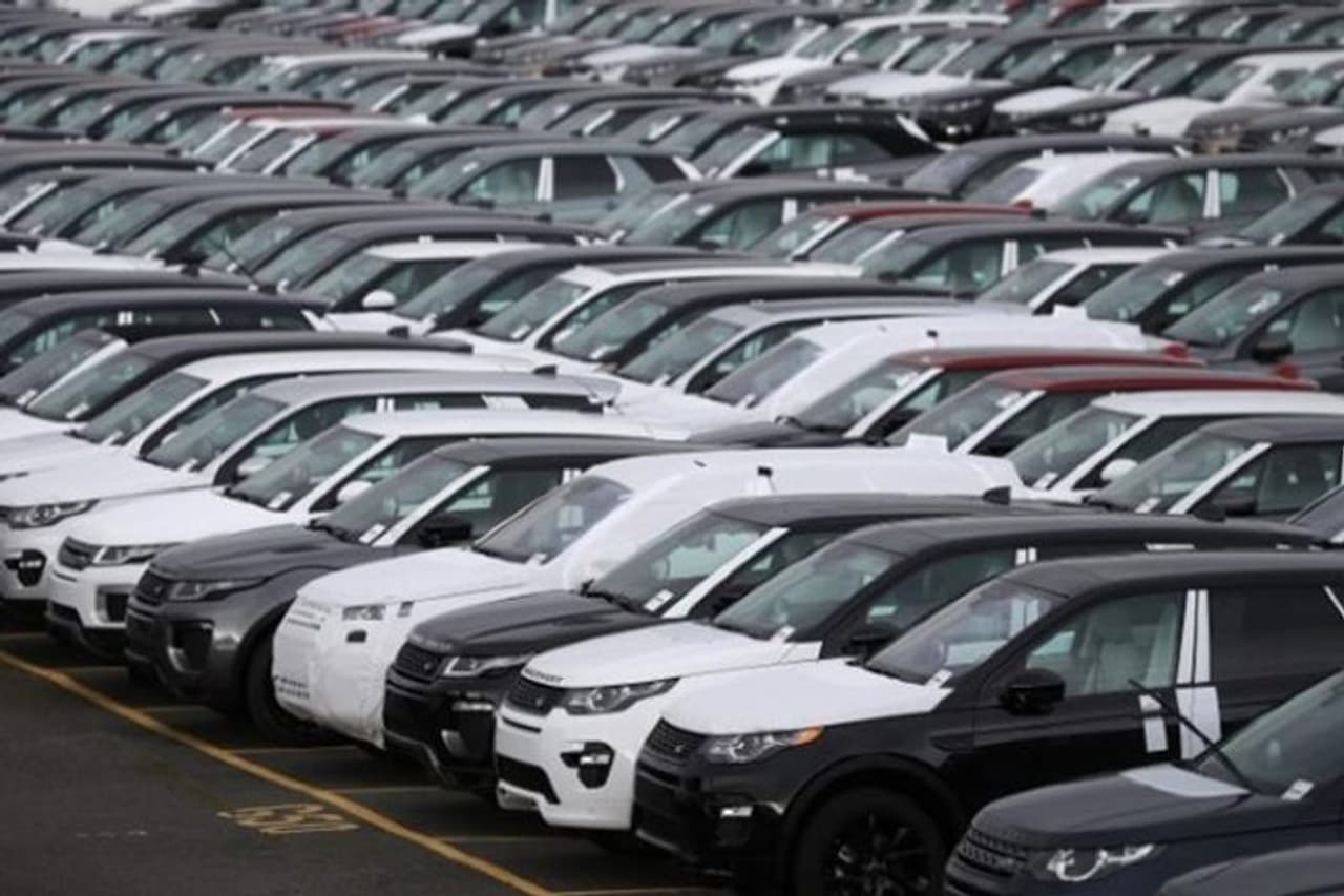 <p>ಆಗಸ್ಟ್ ತಿಂಗಳ ಮಾರಾಟ ನೋಡಿ ಆಟೋಮೇಕರ್ಸ್‌ಗೆ ಸಮಾಧಾನ. ಕೊರೋನಾದಿಂದ ಕಂಗೆಟ್ಟಿದ್ದ ಕಂಪನಿಗಳಿಗೆ ಹೊಸ ಭರವಸೆ ಮೂಡಿಸಿದ ಆಗಸ್ಟ್ ತಿಂಗಳ ಮರಾಟ ವಿವರ.</p>