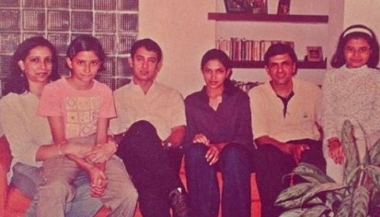 <p>Deepika Padukone on Saturday surprised her fans with a throwback picture of her sitting alongside Aamir Khan.</p> <p>Deepika Padukone on Saturday surprised her fans with a throwback picture of her sitting alongside Aamir Khan.</p>