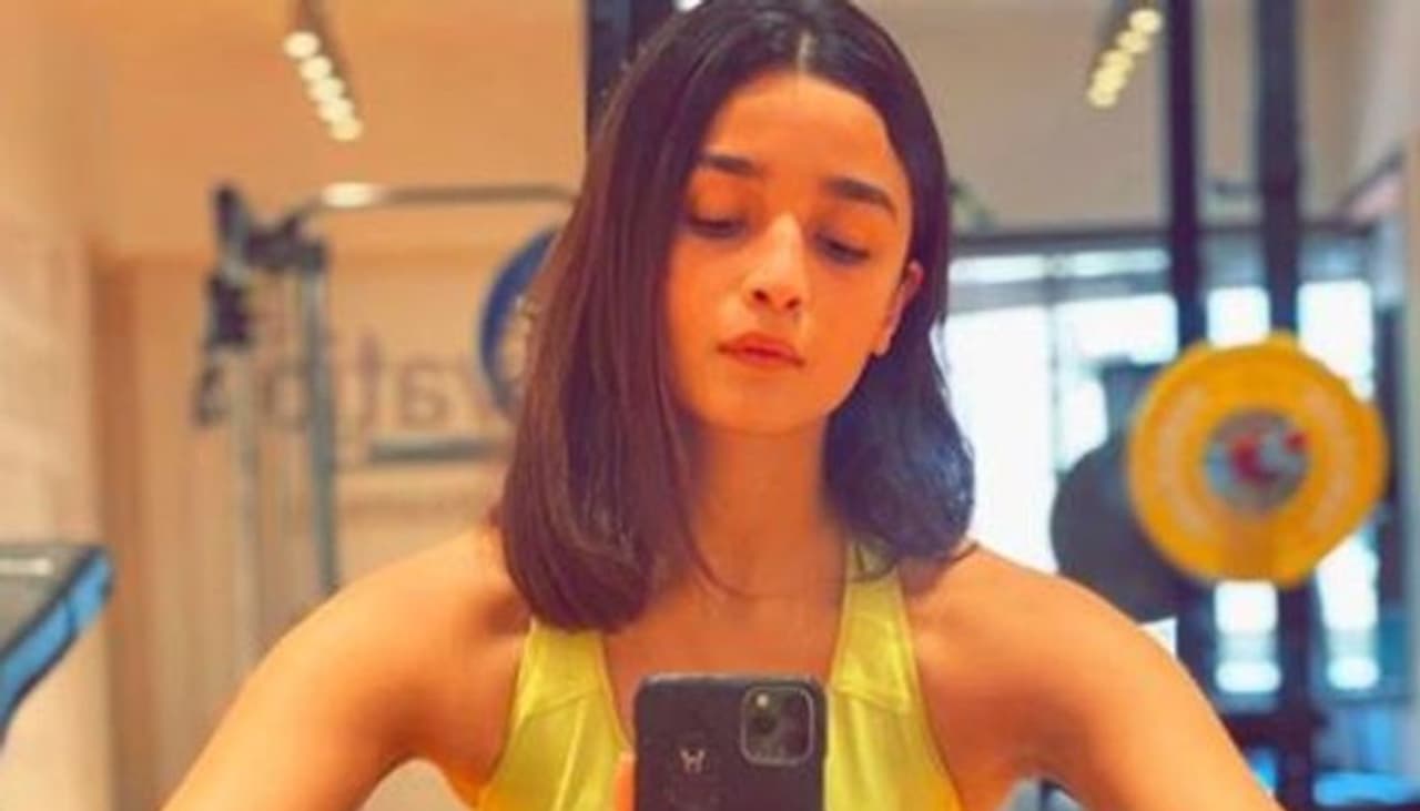 <p>Before Alia Bhatt dated Ranbir Kapoor, she had picked Ranbir as her first choice for a swayamvar</p> <p>Before Alia Bhatt dated Ranbir Kapoor, she had picked Ranbir as her first choice for a swayamvar</p>