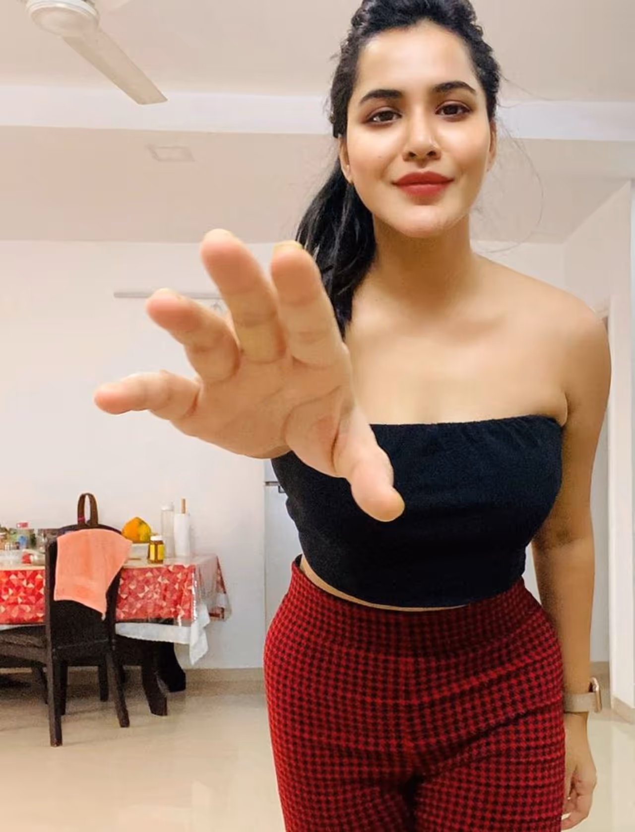 <p>ஆடையை குறைத்துவிட்டு அடங்காமல் போஸ் கொடுக்கும் அசு ரெட்டி.... செம்ம ஹாட் கிளிக்ஸ் உள்ளே ! </p> <p>ஆடையை குறைத்துவிட்டு அடங்காமல் போஸ் கொடுக்கும் அசு ரெட்டி.... செம்ம ஹாட் கிளிக்ஸ் உள்ளே ! </p>