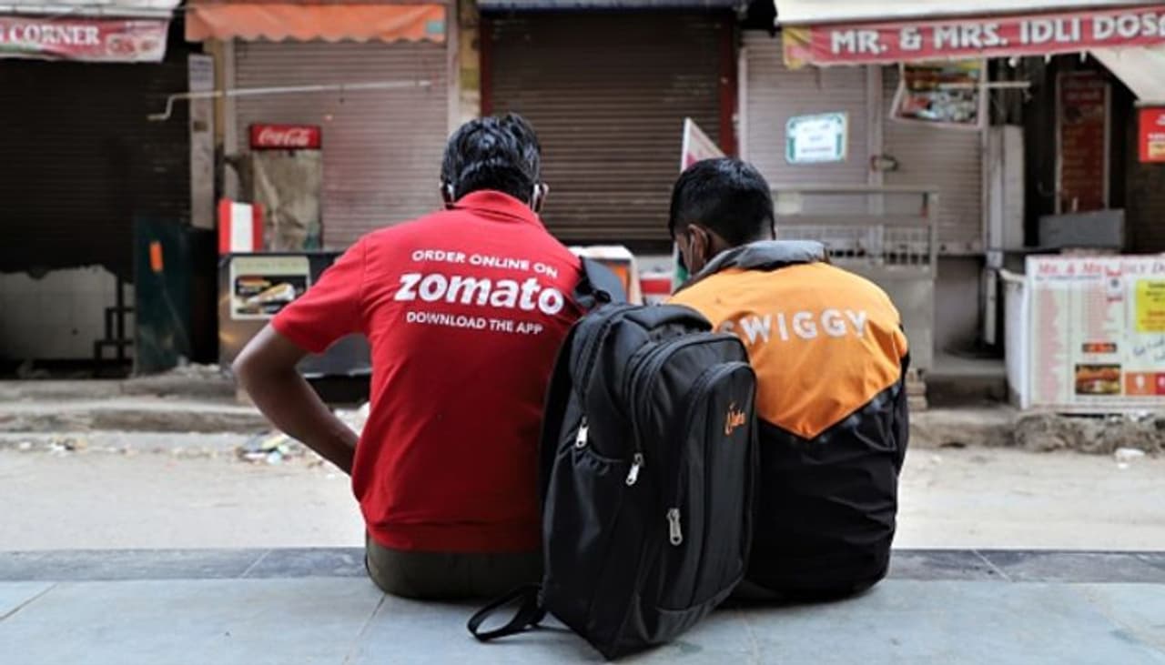 పండుగ సీజన్ ముందు ఫుడ్ డెలివరీ ఫీజు పెంపు