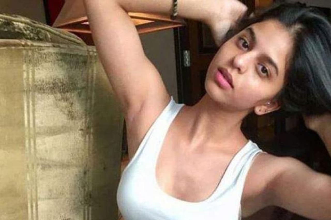 <p>सुहाना खान इन दिनों सोशल मीडिया पर खासा एक्टिव हैं।</p>