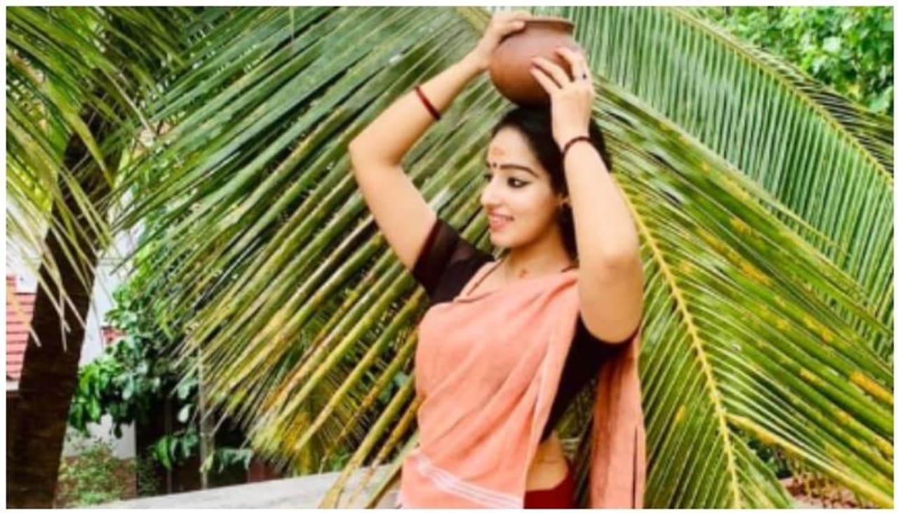 <p>മാളവിക മേനോൻ</p> <p>മാളവിക മേനോൻ</p>