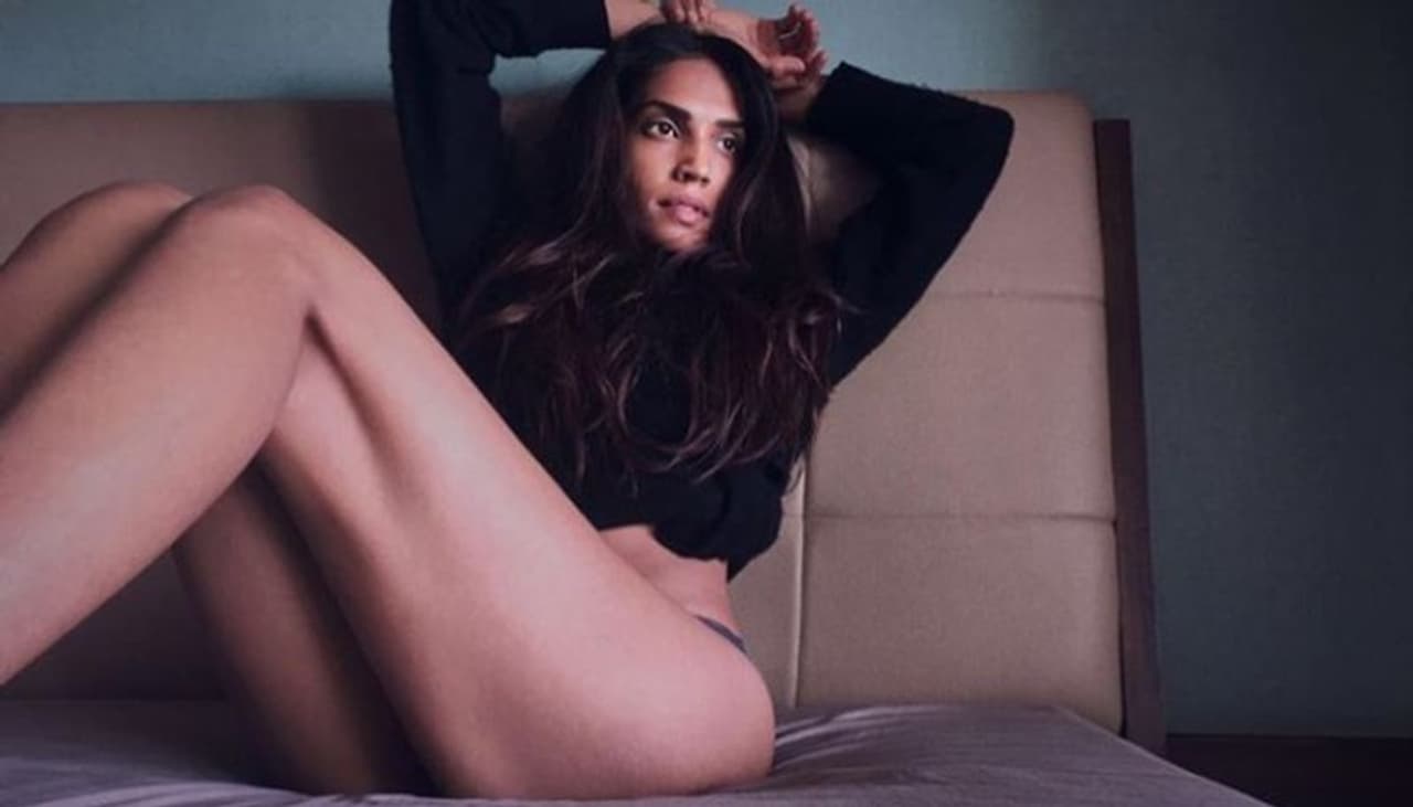 <p>ഇൻസ്റ്റഗ്രാമിൽ ശ്രുതി മേനോൻ കഴിഞ്ഞ ദിവസം പങ്കുവച്ച ചിത്രങ്ങളാണ് ഇപ്പോള്‍ വൈറലായിരിക്കുന്നത്.&nbsp;</p>