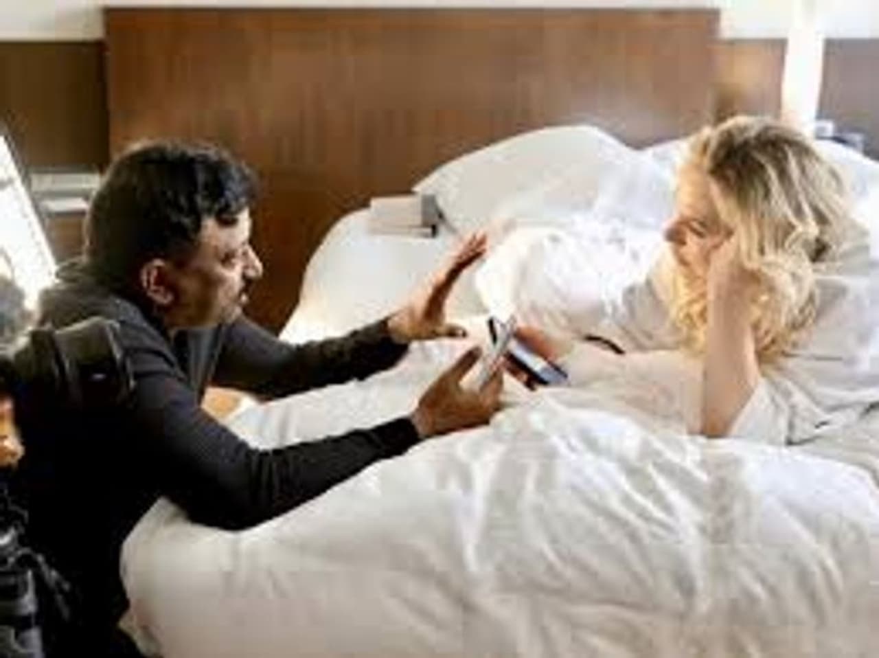 <p>சமீபத்தில் ஆபாச பட நடிகை மியா மல்கோவை வைத்து கிளைமேக்ஸ் என்ற படத்தை இயக்கிய ராம்கோபால் வர்மா, அடுத்த படத்திற்கு ரெடியாகிவிட்டார். </p> <p>சமீபத்தில் ஆபாச பட நடிகை மியா மல்கோவை வைத்து கிளைமேக்ஸ் என்ற படத்தை இயக்கிய ராம்கோபால் வர்மா, அடுத்த படத்திற்கு ரெடியாகிவிட்டார். </p>