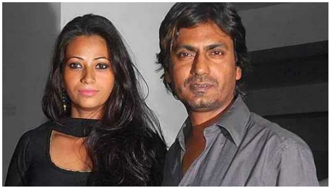 <p><br />തീരുമാനം ഉറച്ചതാണ് എന്നും താൻ ഇനി ആലിയ സിദ്ദിഖി അല്ല, അഞ്ജലി കിഷോര് സിംഗ് ആയിരിക്കുമെന്നും അവര് വ്യക്തമാക്കി.</p> <p><br />തീരുമാനം ഉറച്ചതാണ് എന്നും താൻ ഇനി ആലിയ സിദ്ദിഖി അല്ല, അഞ്ജലി കിഷോര് സിംഗ് ആയിരിക്കുമെന്നും അവര് വ്യക്തമാക്കി.</p>