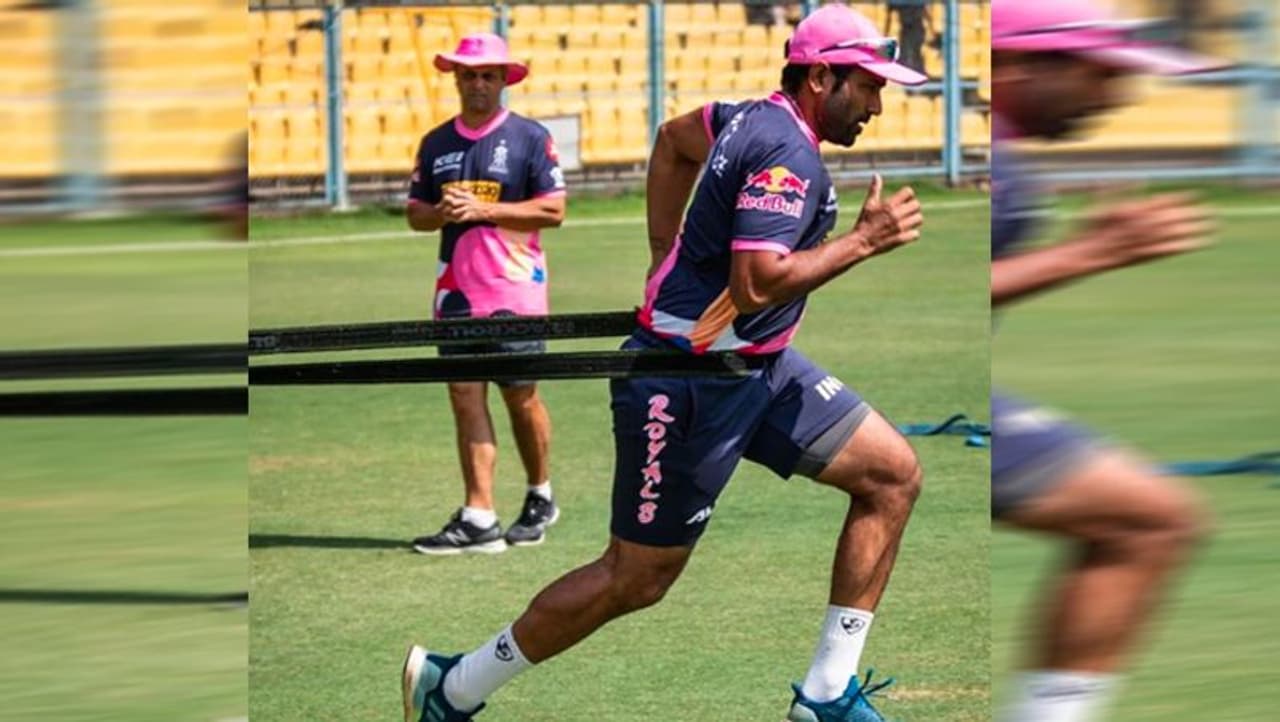 <p>గత సీజన్‌లో రాజస్థాన్ రాయల్స్‌కి ఆడిన రాబిన్ ఊతప్పను ట్రేడింగ్ ద్వారా రూ.3 కోట్లకు కొనుగోలు చేసింది చెన్నై సూపర్ కింగ్స్... ధోనీ సారథ్యంలో సీఎస్‌కేకి ఆడేందుకు ఆతృతగా ఎదురుచూస్తున్నాడట రాబిన్ ఊతప్ప...</p>