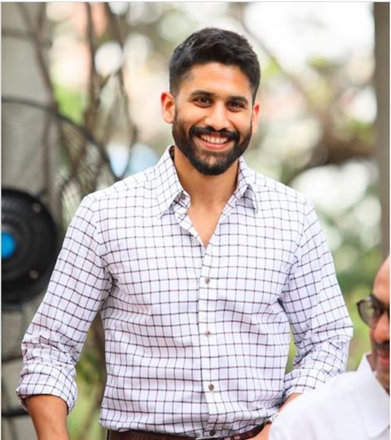 <p><strong>ಶರ್ಟ್ ಇನ್ ಮಾಡಿ ಧರಿಸಿ :&nbsp;</strong><br />ಹೌದು ನೀವು ಯಾವುದೇ ರೀತಿಯ ಶರ್ಟ್ ಧರಿಸಿದರೂ ಅದನ್ನು ಇನ್ ಮಾಡಲು ಮರೆಯಬೇಡಿ. ಅದಕ್ಕೆ ಸರಿಯಾದ ಬಾಟಮ್ ಧರಿಸಿ &nbsp;ಇನ್ ಮಾಡಿದರೆ ನೀವು ಸ್ಟೈಲಿಷ್ ಆಗಿ ಕಾಣಿಸುತ್ತೀರಿ , ಜೊತೆಗೆ ಕುಳ್ಳಗಿರೋದು ಸಹ ಗೊತ್ತಾಗೋದಿಲ್ಲ.&nbsp;</p>