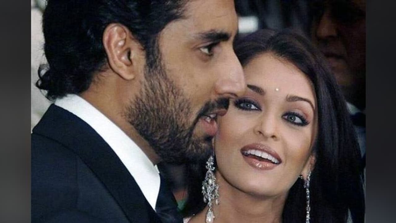 <p>ಅಭಿಷೇಕ್ ಹಾಗೂ ಐಶ್ವರ್ಯಾ ಬಾಲಿವುಡ್ನ ಪವರ್ ಫುಲ್ ಹಾಗೂ ಫೇಮಸ್ ಕಪಲ್.</p> <p>ಅಭಿಷೇಕ್ ಹಾಗೂ ಐಶ್ವರ್ಯಾ ಬಾಲಿವುಡ್ನ ಪವರ್ ಫುಲ್ ಹಾಗೂ ಫೇಮಸ್ ಕಪಲ್.</p>