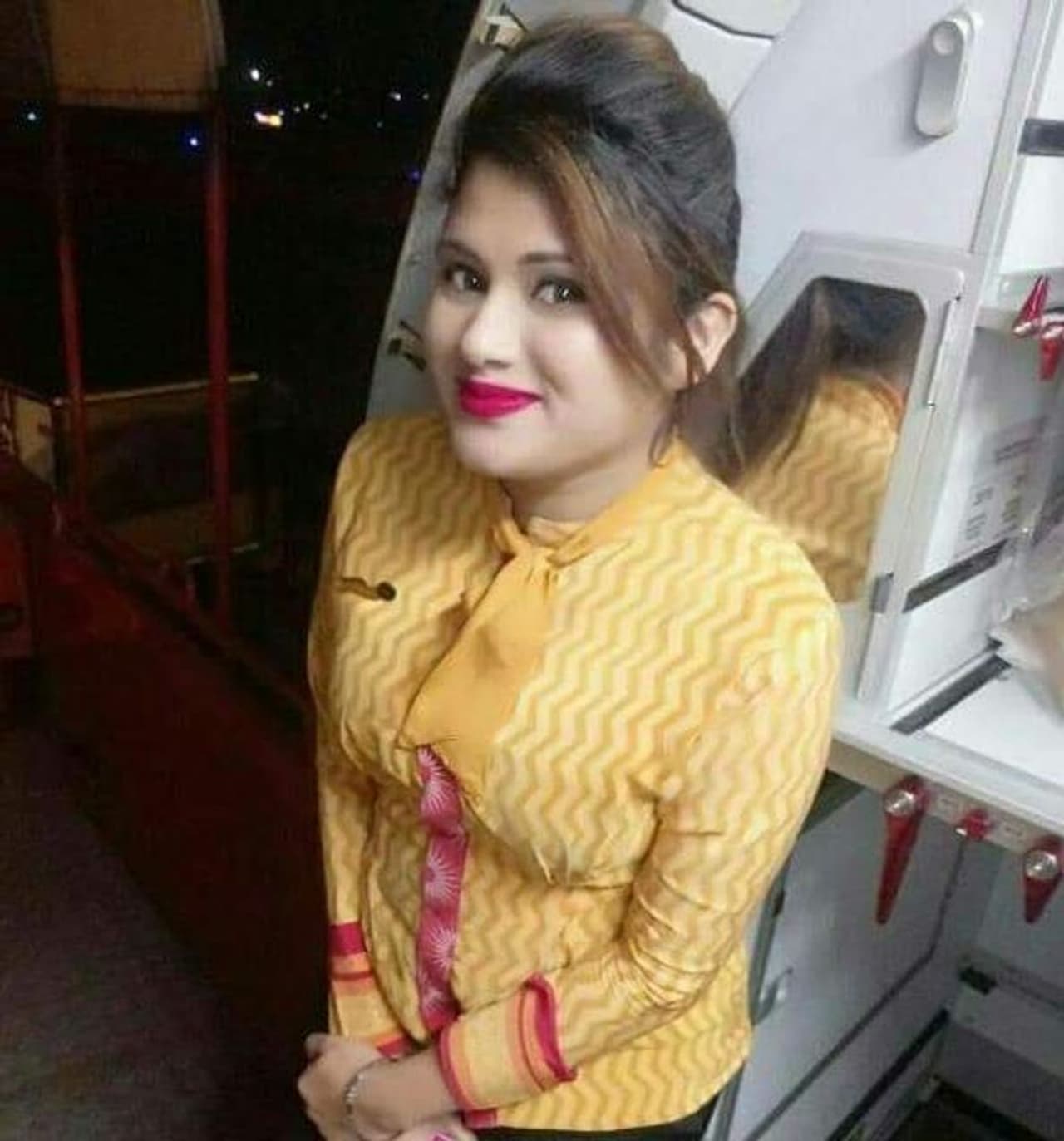 <p>ವಂದೇ ಭಾರತ್ ಮಿಷನ್ನಲ್ಲಿ ಭಾಗಿಯಾದ ಮೂಲತಃ ಮಂಗಳೂರಿನವರಾದ ಗಗನ ಸಖಿಯೊಬ್ಬರ ವಿಡಿಯೋ ವೈರಲ್ ಆಗಿದೆ.</p> <p>ವಂದೇ ಭಾರತ್ ಮಿಷನ್ನಲ್ಲಿ ಭಾಗಿಯಾದ ಮೂಲತಃ ಮಂಗಳೂರಿನವರಾದ ಗಗನ ಸಖಿಯೊಬ್ಬರ ವಿಡಿಯೋ ವೈರಲ್ ಆಗಿದೆ.</p>