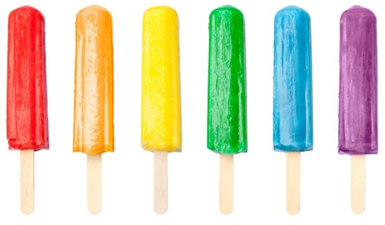 <p>ಕೊರೋನಾ ಬೆನ್ನಲ್ಲೇ ಬ್ರಿಟನ್ನಲ್ಲಿ ತಾಪಮಾನವೂ ಹೆಚ್ಚಲಾರಂಭಿಸಿದೆ. ನಿಧಾನವಾಗಿ ಇದು ಭಯಾನಕ ರೂಪ ಪಡೆದುಕೊಳ್ಳಲಾರಂಭಿಸಿದೆ. ಹೀಗಿರುವಾಗ ಜನ ಸಾಮಾನ್ಯರು ಈ ಬಿಸಿಲಿನಿಂದ ಕಾಪಾಡಿಕೊಳ್ಳಲು ವಿಭಿನ್ನ ಹಾದಿ ಹುಡುಕುತ್ತಿದ್ದಾರೆ.</p> <p>ಕೊರೋನಾ ಬೆನ್ನಲ್ಲೇ ಬ್ರಿಟನ್ನಲ್ಲಿ ತಾಪಮಾನವೂ ಹೆಚ್ಚಲಾರಂಭಿಸಿದೆ. ನಿಧಾನವಾಗಿ ಇದು ಭಯಾನಕ ರೂಪ ಪಡೆದುಕೊಳ್ಳಲಾರಂಭಿಸಿದೆ. ಹೀಗಿರುವಾಗ ಜನ ಸಾಮಾನ್ಯರು ಈ ಬಿಸಿಲಿನಿಂದ ಕಾಪಾಡಿಕೊಳ್ಳಲು ವಿಭಿನ್ನ ಹಾದಿ ಹುಡುಕುತ್ತಿದ್ದಾರೆ.</p>