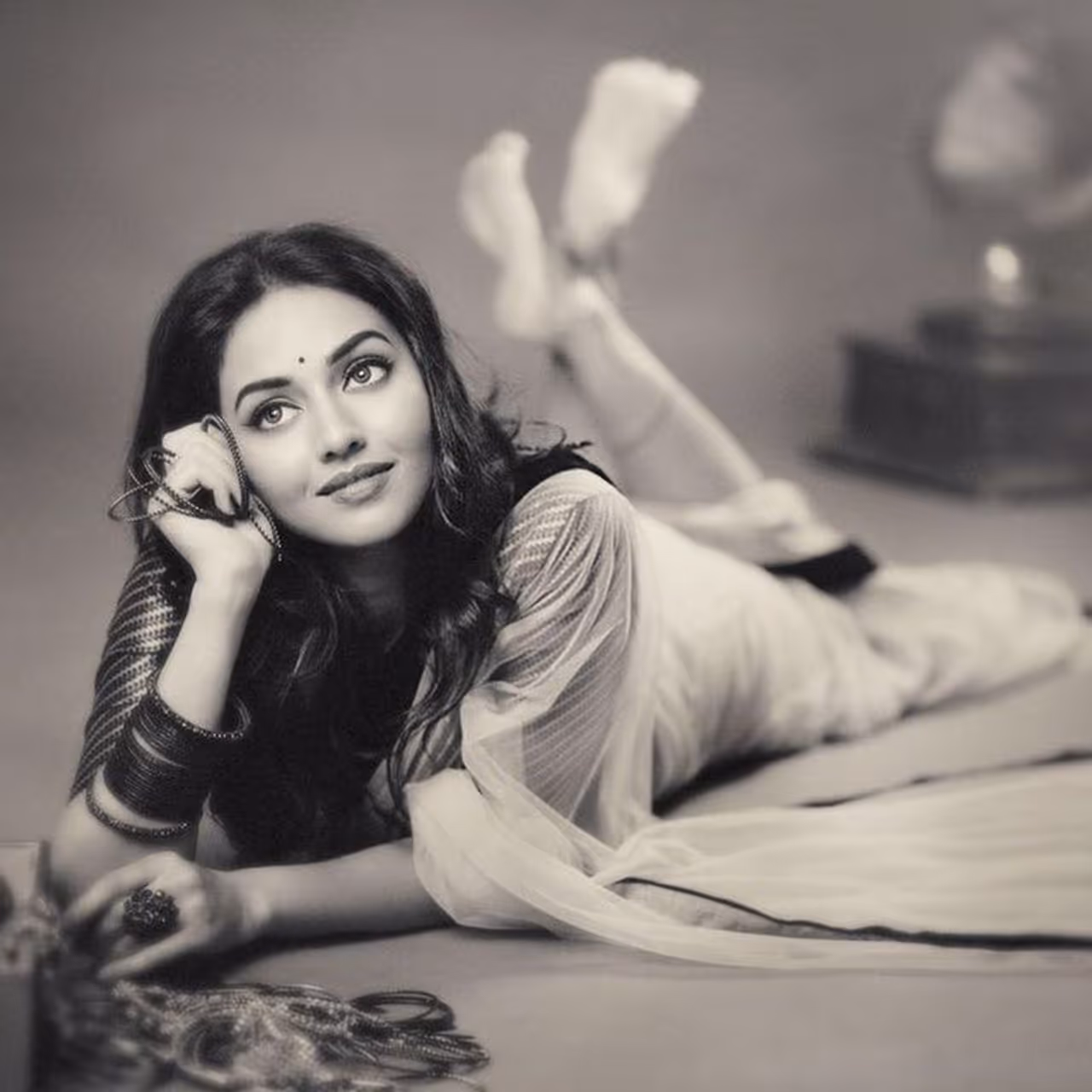 <p>சின்னத்திரையில் ஜொலிக்கும் நட்சத்திரங்கள் ஒருபோதும் வெள்ளித்திரையில் மிளிர முடியாது என்பதை ஒரு சிலர் மாற்றி காண்பித்துள்ளனர். சிவகார்த்திகேயன், சந்தானம், ப்ரியா பவானி ஷங்கர், வாணி போஜன் ஆகியோர் வரிசையில் புதிதாக இணைந்துள்ளவர் நடிகை வித்யா பிரதீப்.</p> <p>சின்னத்திரையில் ஜொலிக்கும் நட்சத்திரங்கள் ஒருபோதும் வெள்ளித்திரையில் மிளிர முடியாது என்பதை ஒரு சிலர் மாற்றி காண்பித்துள்ளனர். சிவகார்த்திகேயன், சந்தானம், ப்ரியா பவானி ஷங்கர், வாணி போஜன் ஆகியோர் வரிசையில் புதிதாக இணைந்துள்ளவர் நடிகை வித்யா பிரதீப்.</p>