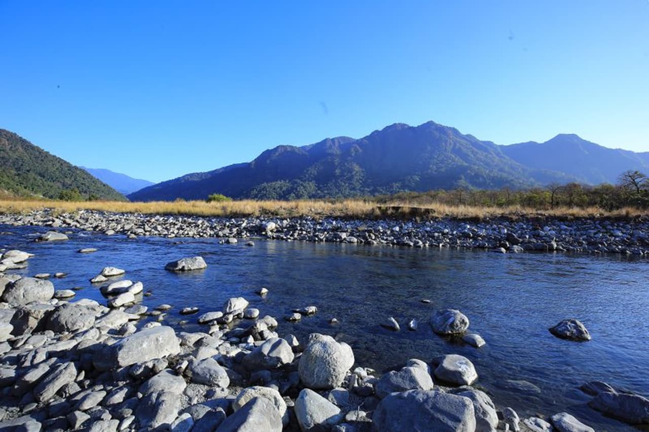 <p>ഇന്ത്യക്കാർ ഉൾപ്പെടെ പലർക്കും ഇന്നും ഈ പ്രദേശത്തിലൂടെയുളള യാത്രകളെക്കുറിച്ചും സുരക്ഷയെക്കുറിച്ചും തെറ്റിദ്ധാരണകളുണ്ട്. ഈ തെറ്റിദ്ധാരണ നീക്കാന്‍ അസം ടൂറിസം, ബോഡോലാൻഡ് ടൂറിസം, ഡൈജിങ് ഫെസ്റ്റിവല്‍ സംഘാടകര്‍ എന്നിവര്‍ ചേർന്ന് ഒരുക്കുന്ന ടൂറിസം പ്രമോഷൻ പ്രോഗ്രാം ആണ് അംബാസ്സിഡേർസ് ഓഫ് ബോഡോലാൻഡ്. 2018 ൽ ആണ് ഈ പദ്ധതി തുടങ്ങിയത്.&nbsp;</p>