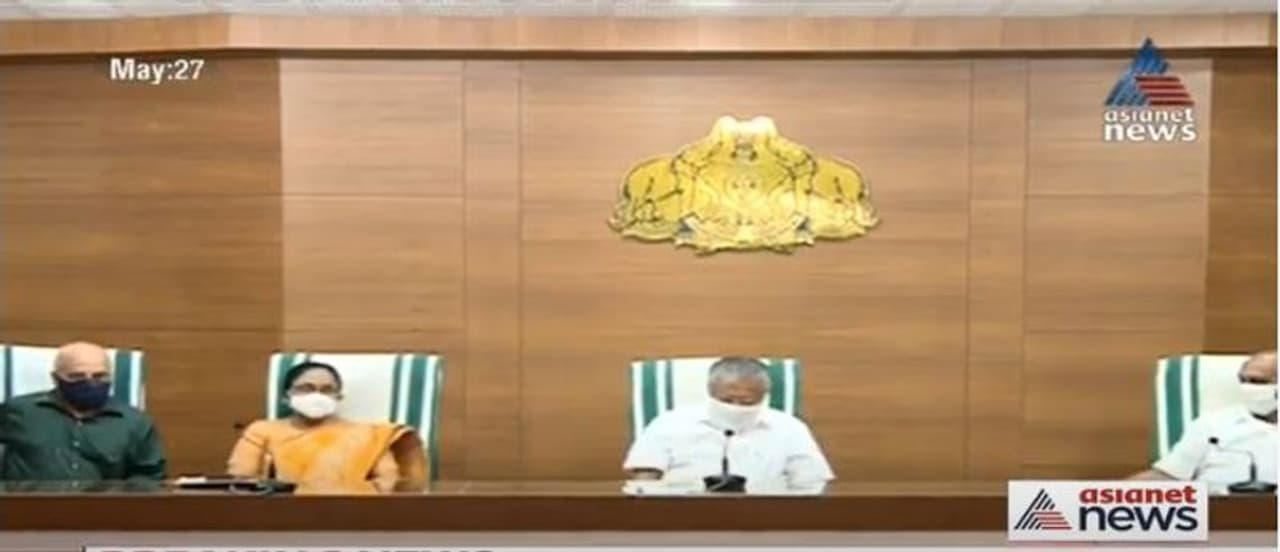 <p>കൊവിഡ് കാലത്തെ വ്യാജപ്രചരണത്തിനെതിരെ ശക്തമായ നടപടിയുണ്ടാകുമെന്ന് മുഖ്യമന്ത്രി ആവര്ത്തിച്ച് വ്യക്തമാക്കി. മുംബൈയിൽ നിന്നെത്തിയ യുവാവിന്റെ പേരില് ആലപ്പുഴയില് വ്യാജപ്രചരണം നടക്കുന്നത് ശ്രദ്ധയില് പെട്ടിട്ടുണ്ട്. ആലപ്പുഴയിലെ കൊവിഡ് കെയർ സെന്ററിലായിരുന്ന യുവാവിനെതിരായാണ് വ്യാജപ്രചരണം.</p> <p>കൊവിഡ് കാലത്തെ വ്യാജപ്രചരണത്തിനെതിരെ ശക്തമായ നടപടിയുണ്ടാകുമെന്ന് മുഖ്യമന്ത്രി ആവര്ത്തിച്ച് വ്യക്തമാക്കി. മുംബൈയിൽ നിന്നെത്തിയ യുവാവിന്റെ പേരില് ആലപ്പുഴയില് വ്യാജപ്രചരണം നടക്കുന്നത് ശ്രദ്ധയില് പെട്ടിട്ടുണ്ട്. ആലപ്പുഴയിലെ കൊവിഡ് കെയർ സെന്ററിലായിരുന്ന യുവാവിനെതിരായാണ് വ്യാജപ്രചരണം.</p>