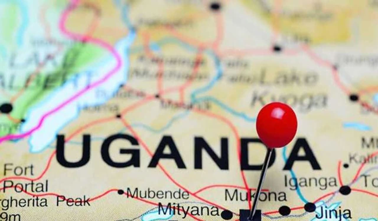 <p>ಧರ್ಮದ ಹೆಸರಲ್ಲಿ ಉಗಾಂಡದಲ್ಲೊಂದು ಘೋರ ಕೃತ್ಯ ನಡೆದಿದೆ. ಇಲ್ಲಿನ 24 ವರ್ಷದ ಯುವತಿ ರಹೇಮಾ ಗಂಭೀರವಾಗಿ ಗಾಯಗೊಂಡಿದ್ದು, ಇಲ್ಲಿನ ಆಂಬಲ್ ರೀಜನಲ್ ಆಸ್ಪತ್ರೆಗೆ ದಾಖಲಾಗಿದ್ದಾರೆ.<br /> </p> <p>ಧರ್ಮದ ಹೆಸರಲ್ಲಿ ಉಗಾಂಡದಲ್ಲೊಂದು ಘೋರ ಕೃತ್ಯ ನಡೆದಿದೆ. ಇಲ್ಲಿನ 24 ವರ್ಷದ ಯುವತಿ ರಹೇಮಾ ಗಂಭೀರವಾಗಿ ಗಾಯಗೊಂಡಿದ್ದು, ಇಲ್ಲಿನ ಆಂಬಲ್ ರೀಜನಲ್ ಆಸ್ಪತ್ರೆಗೆ ದಾಖಲಾಗಿದ್ದಾರೆ.<br /> </p>