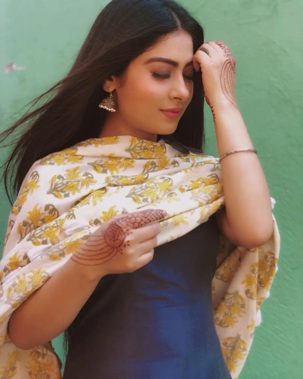 <p>Krishnamukherjee </p> <p>Krishnamukherjee </p>