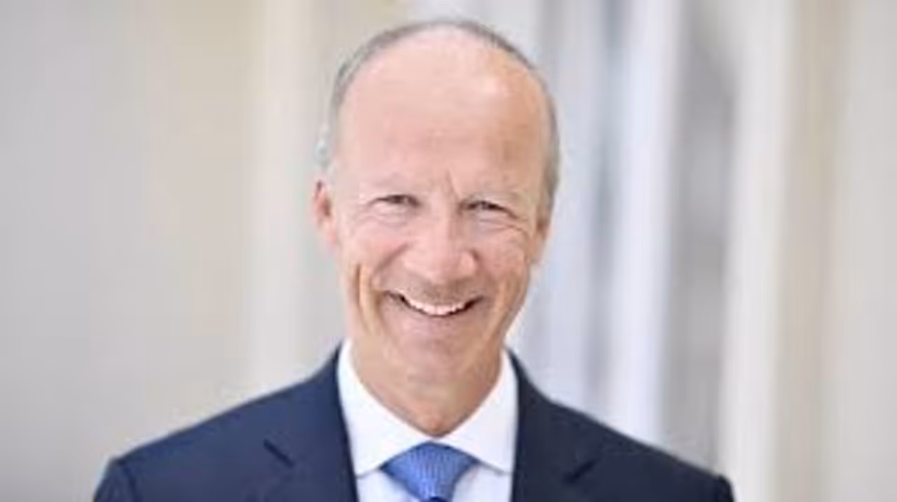 <p>అయితే ఇందులో వన్టైమ్ క్యాష్, వార్షిక వాటా మంజూరు, వన్ టైమ్ ఆర్ఎస్యు (లిమిటెడ్ షేర్ యూనిట్) ఉన్నాయి అని విప్రో స్టాక్ ఎక్స్ఛేంజికి తెలియజేశారు.</p> <p>అయితే ఇందులో వన్టైమ్ క్యాష్, వార్షిక వాటా మంజూరు, వన్ టైమ్ ఆర్ఎస్యు (లిమిటెడ్ షేర్ యూనిట్) ఉన్నాయి అని విప్రో స్టాక్ ఎక్స్ఛేంజికి తెలియజేశారు.</p>