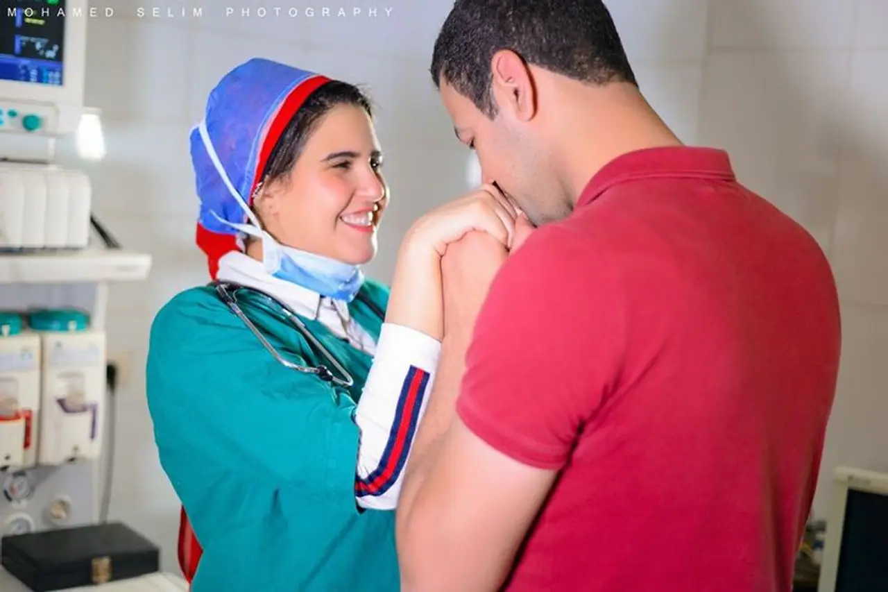 <p>ಇಡೀ ದೇಶಾದ್ಯಂತ ವೈದ್ಯರು ಕೊರೋನಾ ವಾರಿಯರ್ಸ್ ಗಳಾಗಿ ಕೆಲಸ ಮಾಡುತ್ತ ಬಂದಿದ್ದಾರೆ.</p> <p>ಇಡೀ ದೇಶಾದ್ಯಂತ ವೈದ್ಯರು ಕೊರೋನಾ ವಾರಿಯರ್ಸ್ ಗಳಾಗಿ ಕೆಲಸ ಮಾಡುತ್ತ ಬಂದಿದ್ದಾರೆ.</p>