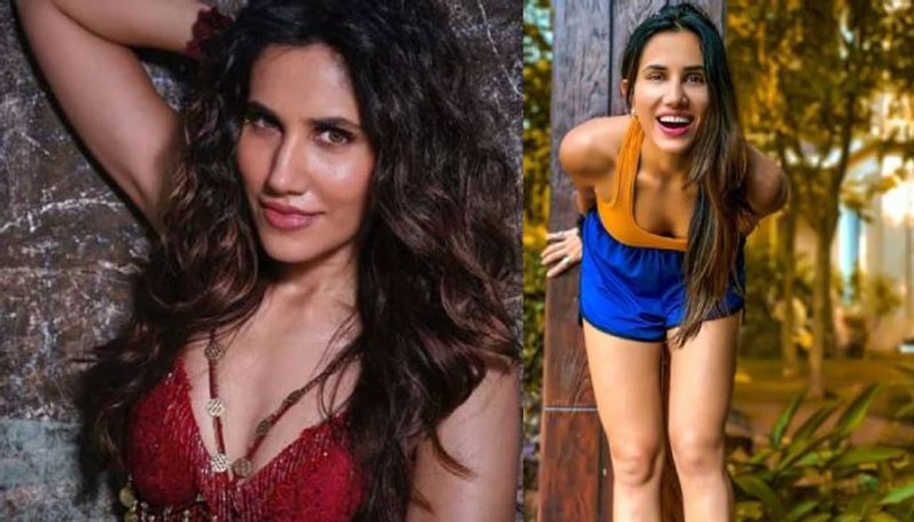 <p>സൊനാലി സെയ്ഗല് നിരന്തരം ആരാധകരുമായി സോഷ്യൽ മീഡിയയിലൂടെ സംവദിക്കാറുണ്ട്. </p> <p>സൊനാലി സെയ്ഗല് നിരന്തരം ആരാധകരുമായി സോഷ്യൽ മീഡിയയിലൂടെ സംവദിക്കാറുണ്ട്. </p>