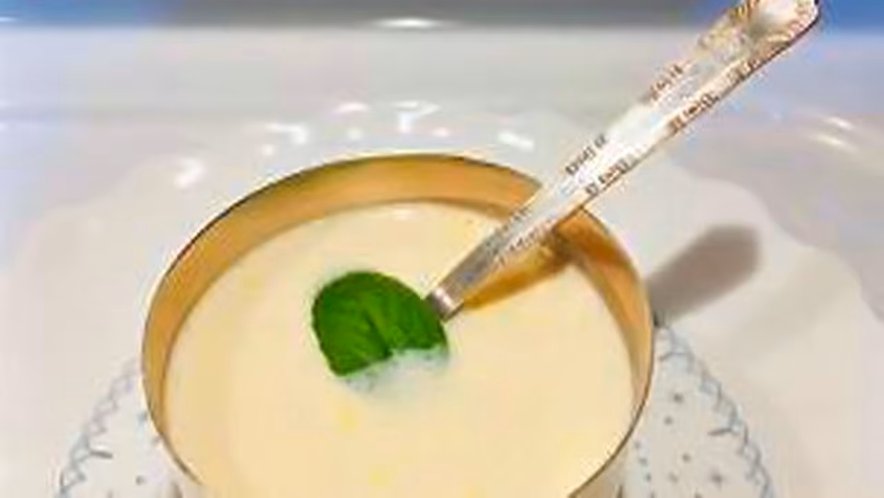 <p>ತುಳಸಿ ಮತ್ತು ಹಾಲು ಎರಡು ಆರೋಗ್ಯಕ್ಕೆ ಉತ್ತಮವಾದ ಆಹಾರ. ಎರಡನ್ನೂ ಜೊತೆಯಾಗಿ ಸೇವಿಸಿದರೆ ಆರೋಗ್ಯಕ್ಕೆ ಮತ್ತಷ್ಟು ಉತ್ತಮ. ತುಳಸಿ ಹಾಲು ಕುಡಿಯುವ ಮೂಲಕ ಯಾವ ರೋಗಗಳನ್ನು ತಪ್ಪಿಸಬಹುದು ಮತ್ತು ಅದನ್ನು ತಯಾರಿಸಲು ಸರಿಯಾದ ವಿಧಾನ ಮತ್ತು ಅದನ್ನು ಕುಡಿಯಲು ಸರಿಯಾದ ಸಮಯ ಯಾವುದು ಎಂದು ತಿಳಿಯಿರಿ..&nbsp;</p>