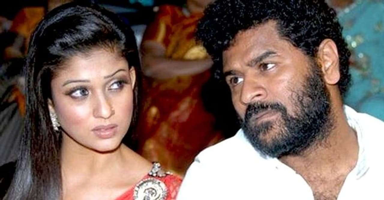 <p>நடிகை நயன்தாரா, தமிழ் திரையுலகை சேர்ந்த நடிகர் சிம்பு, பிரபு தேவா என சிலரை காதலித்து, பின் அவர்களிடம் ஏற்பட்ட கருத்து வேறுபாடு காரணமாக பிரிந்தது அனைவருமே அறிந்தது தான். சிம்புவை காதலித்ததற்கு ஆதாரமாக, இருவரும் காதல் மயக்கத்தில் கொஞ்சி விளையாடிய புகைப்படைகள் வெளியாகியது.</p> <p>நடிகை நயன்தாரா, தமிழ் திரையுலகை சேர்ந்த நடிகர் சிம்பு, பிரபு தேவா என சிலரை காதலித்து, பின் அவர்களிடம் ஏற்பட்ட கருத்து வேறுபாடு காரணமாக பிரிந்தது அனைவருமே அறிந்தது தான். சிம்புவை காதலித்ததற்கு ஆதாரமாக, இருவரும் காதல் மயக்கத்தில் கொஞ்சி விளையாடிய புகைப்படைகள் வெளியாகியது.</p>