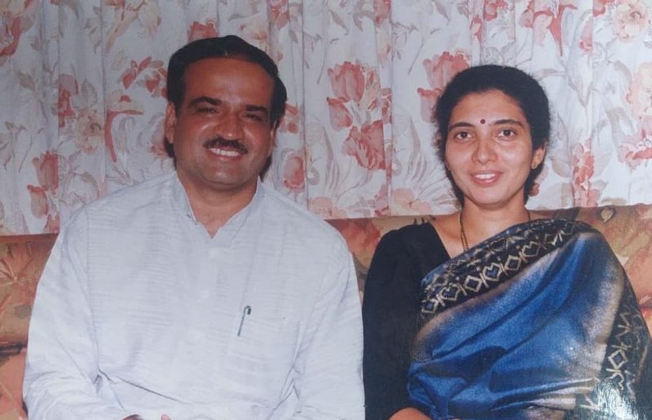 <p>ಪತ್ನಿ ತೇಜಸ್ವಿನಿ ಅನಂತ್ ಕುಮಾರ್.</p>